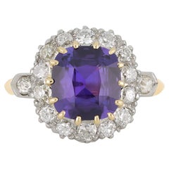 Purpurner Ceylon-Saphir und Diamant-Ring mit Krönchen, um 1910