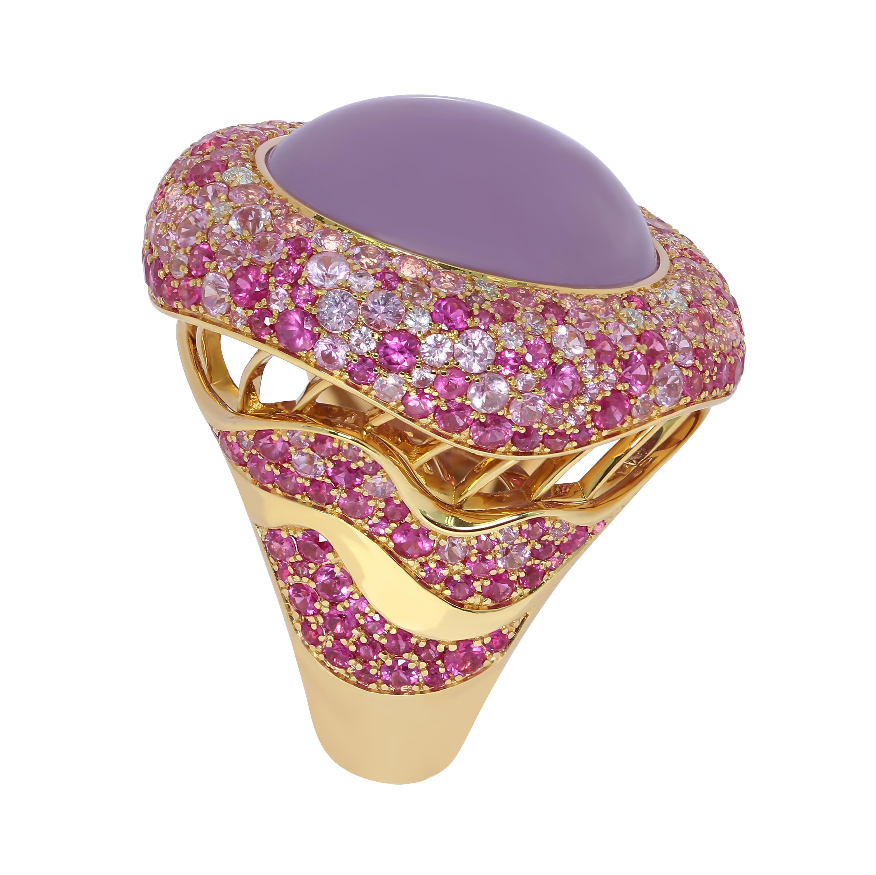 Contemporain Bague en or jaune 18 carats avec calcédoine violette, saphir rose de 16,30 carats et diamants en vente