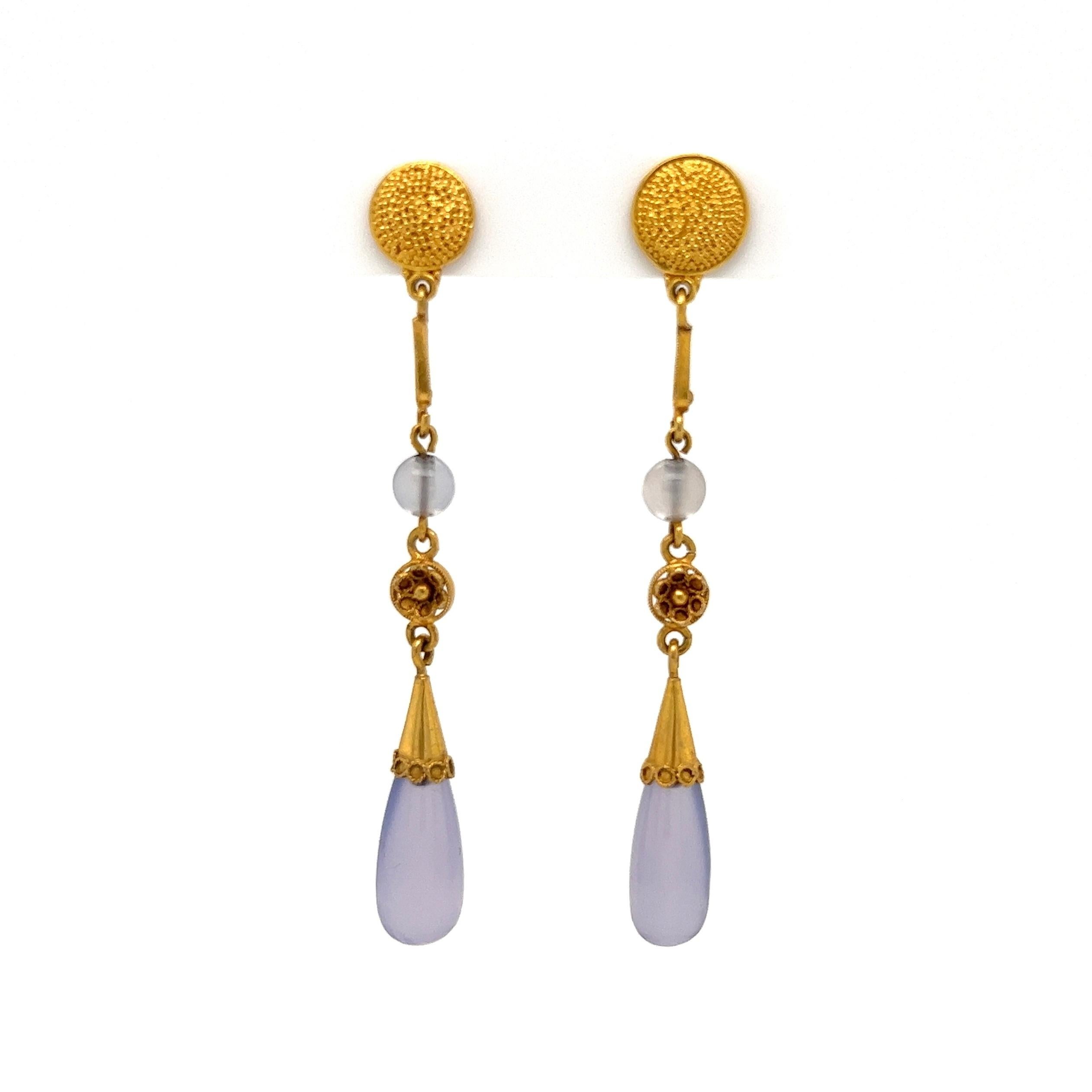 Lila Chalcedon Etruskische Revival Gold-Tropfen-Ohrringe Damen im Angebot