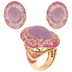 Suite aus 18 Karat Gelbgold mit lila Chalcedon, rosa Saphir und Diamanten