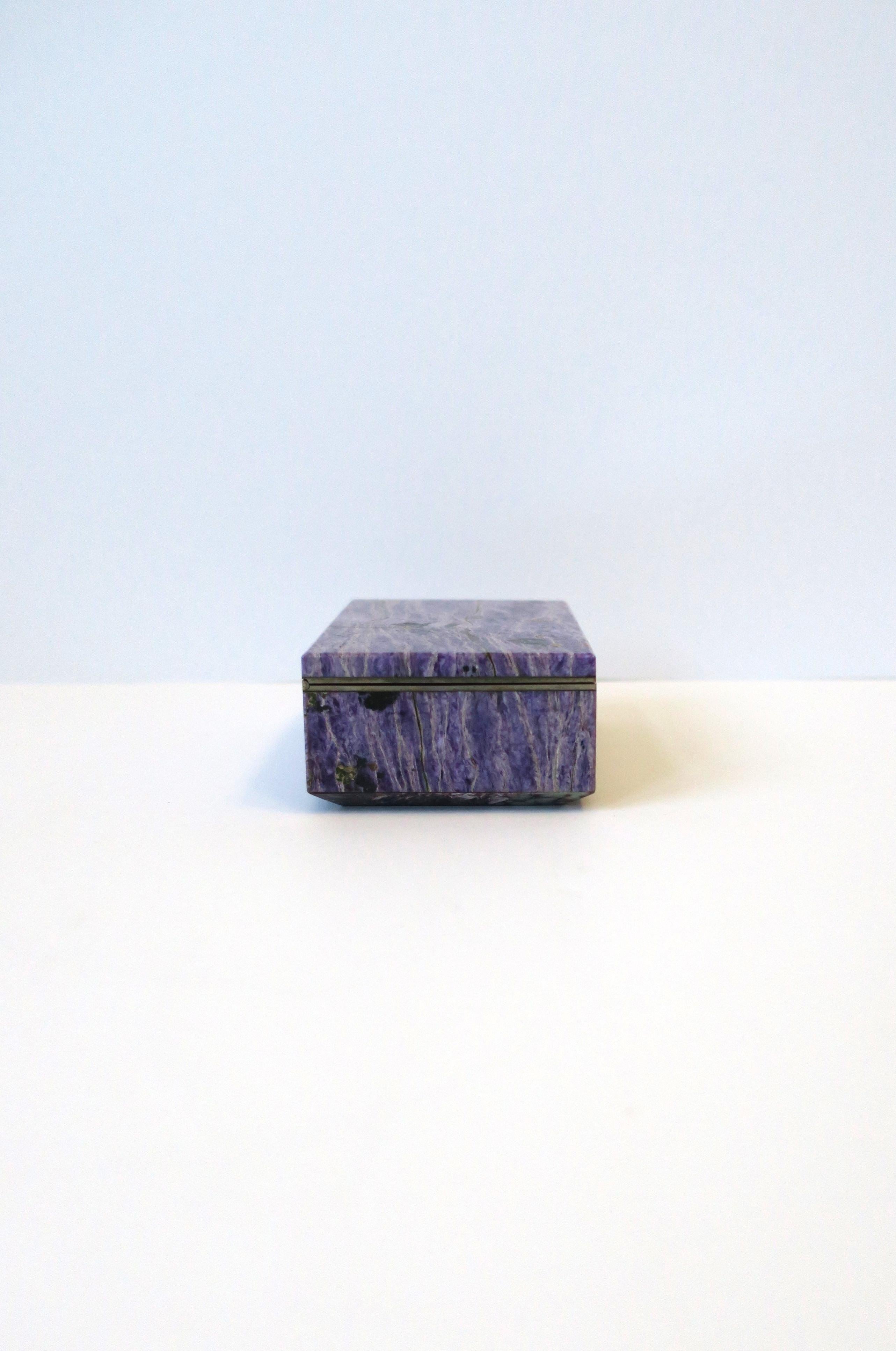 Boîte à bijoux en charoite violette  en vente 3