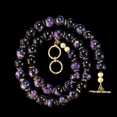 Collar de Charoita Violeta con Acentos Dorados  El regalo perfecto