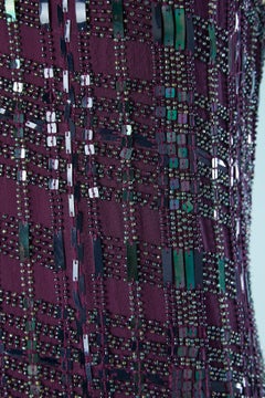 Lila Chiffon-Cocktailkleid mit Perlenbesatz überall