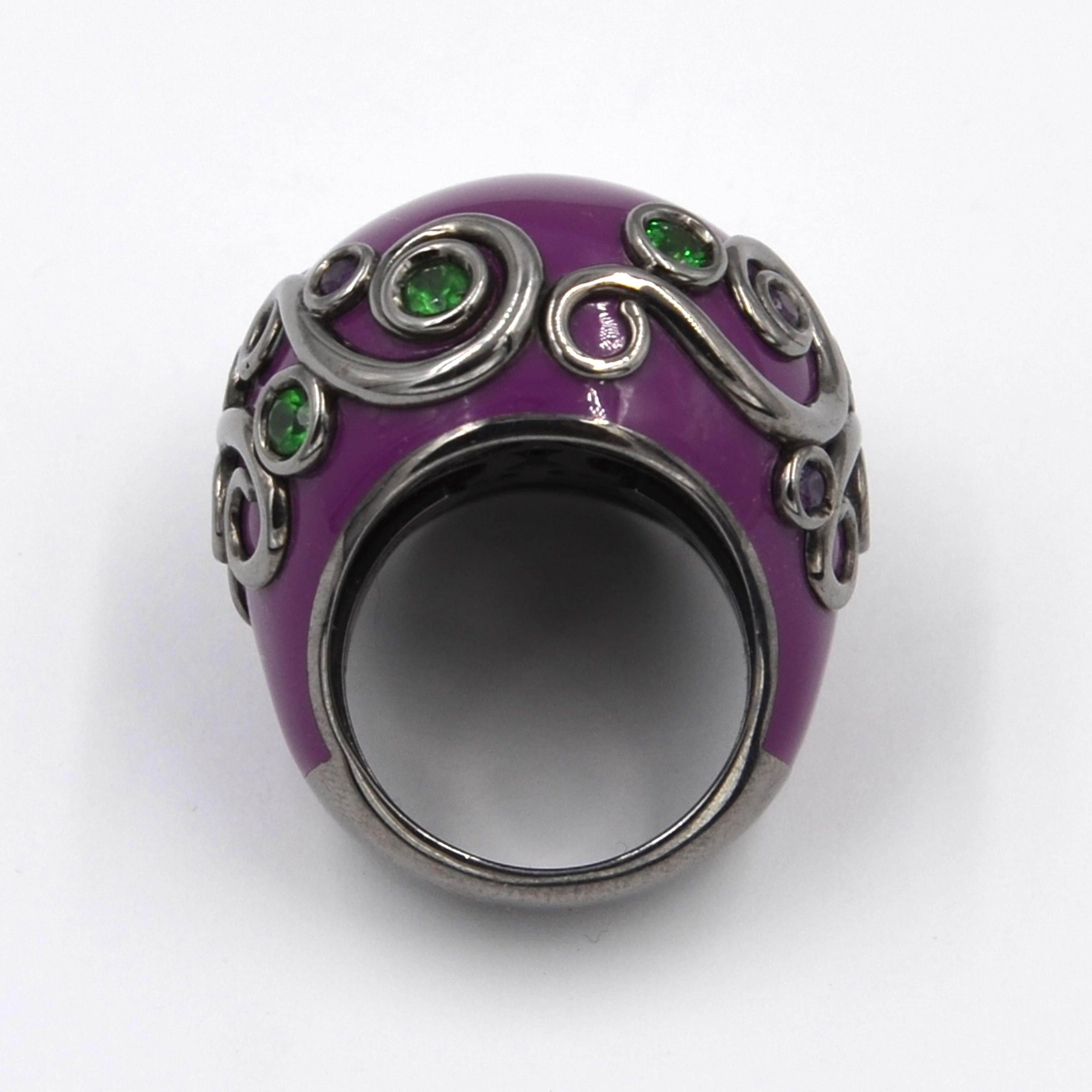 Round Cut Purple Color Enamel Round Silver Ring with Tzavorite and Peridot For Sale