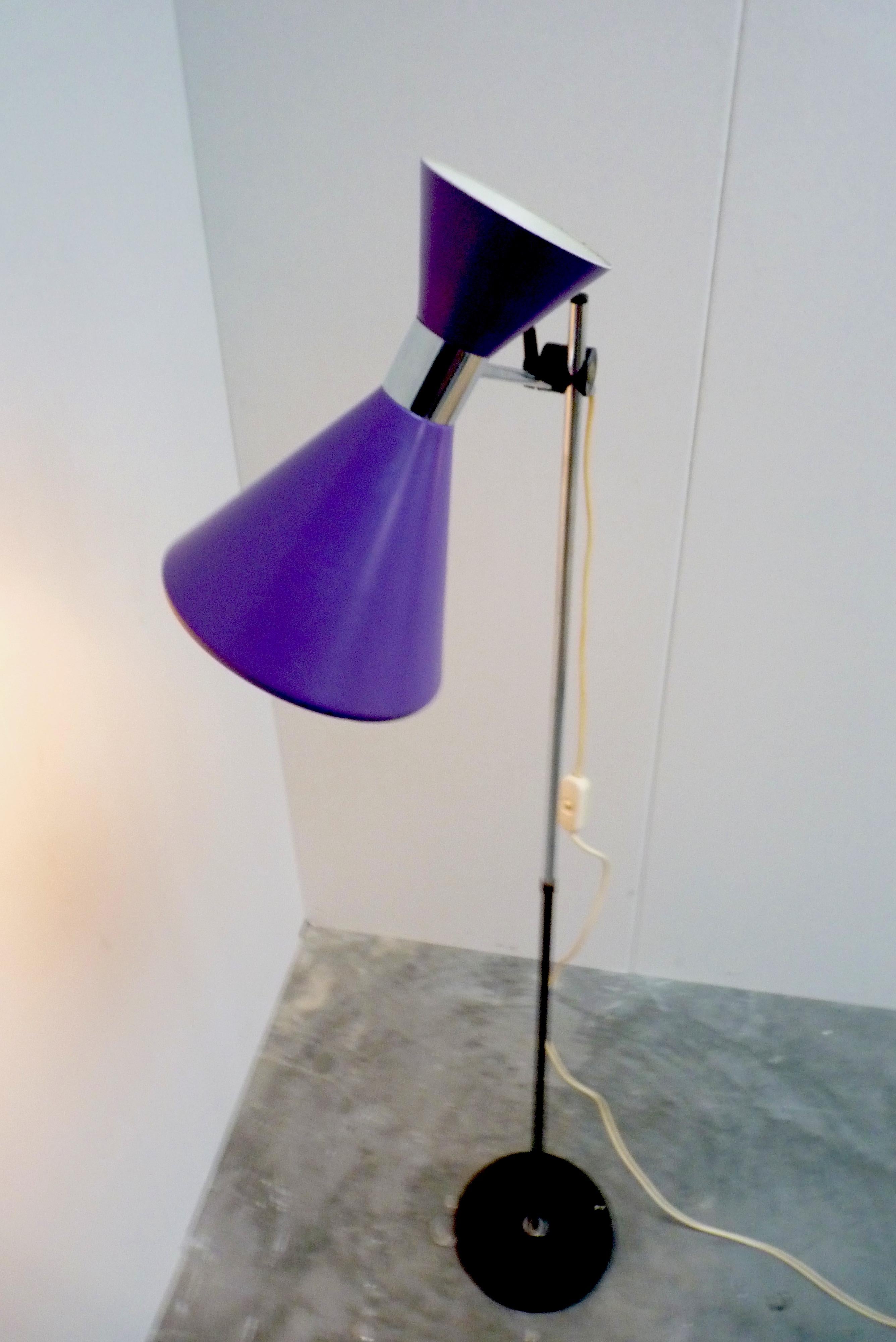 Purple Diabolo Floor Lamp, 1960s In Good Condition For Sale In MIJDRECHT, NL