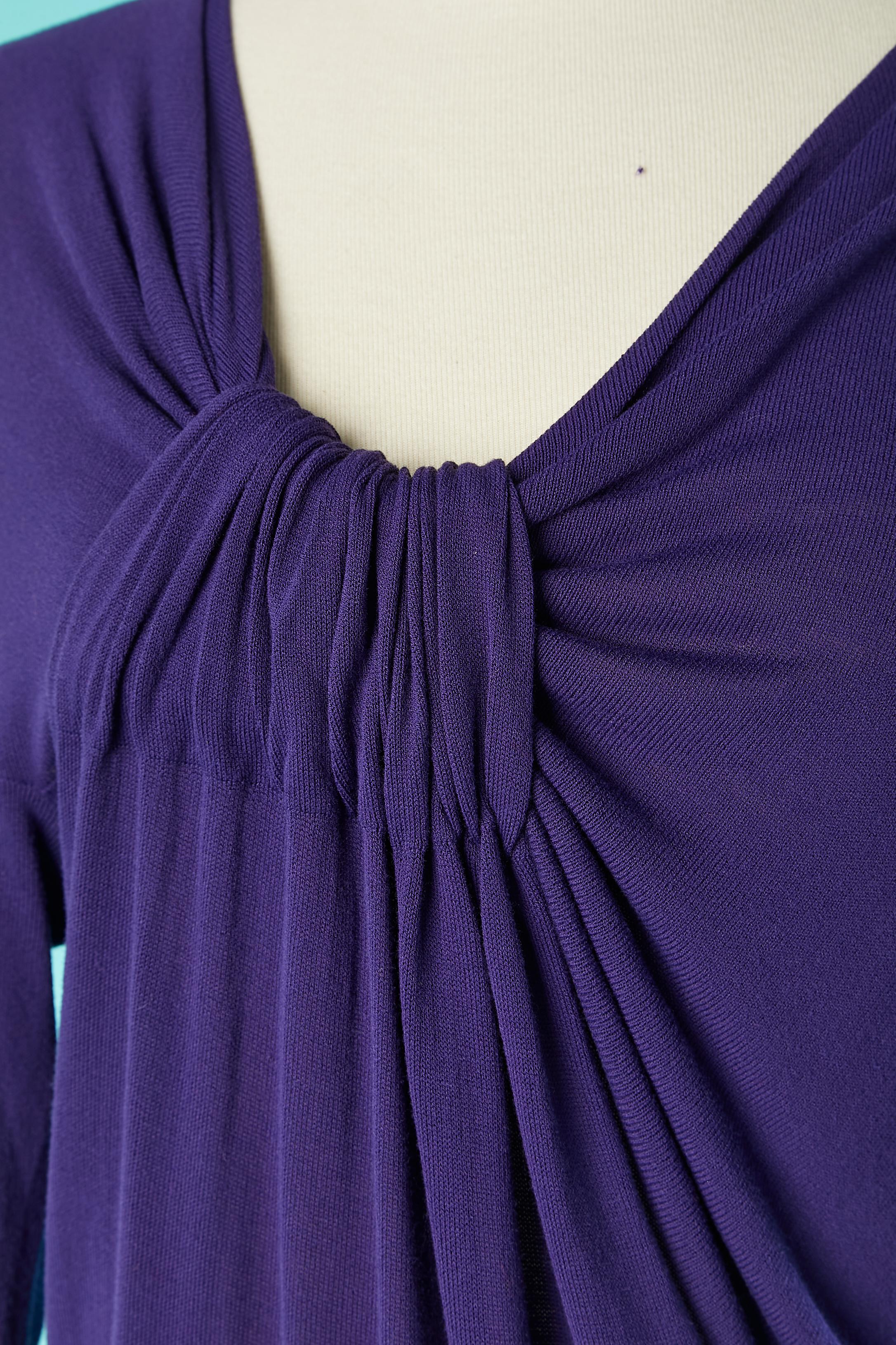 Purple draped rayon asymmetrical sweater.
Fabric composition: 100% rayon. 
SIZE M