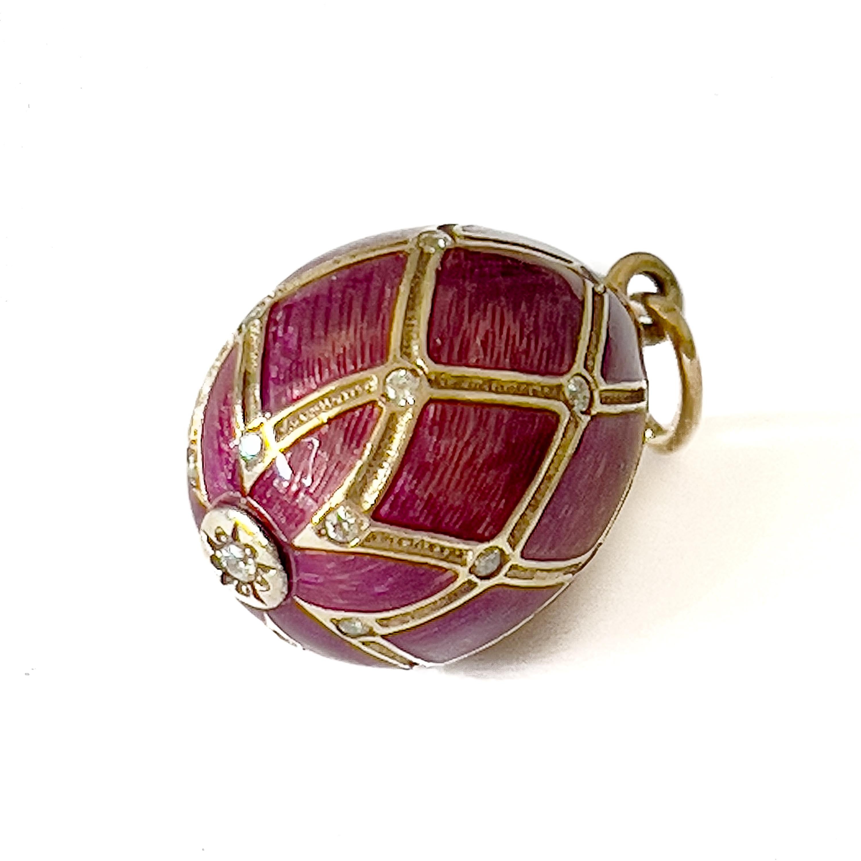 Purple Enameled Guilloche and Gold Egg Pendant with Zirconia For Sale 1