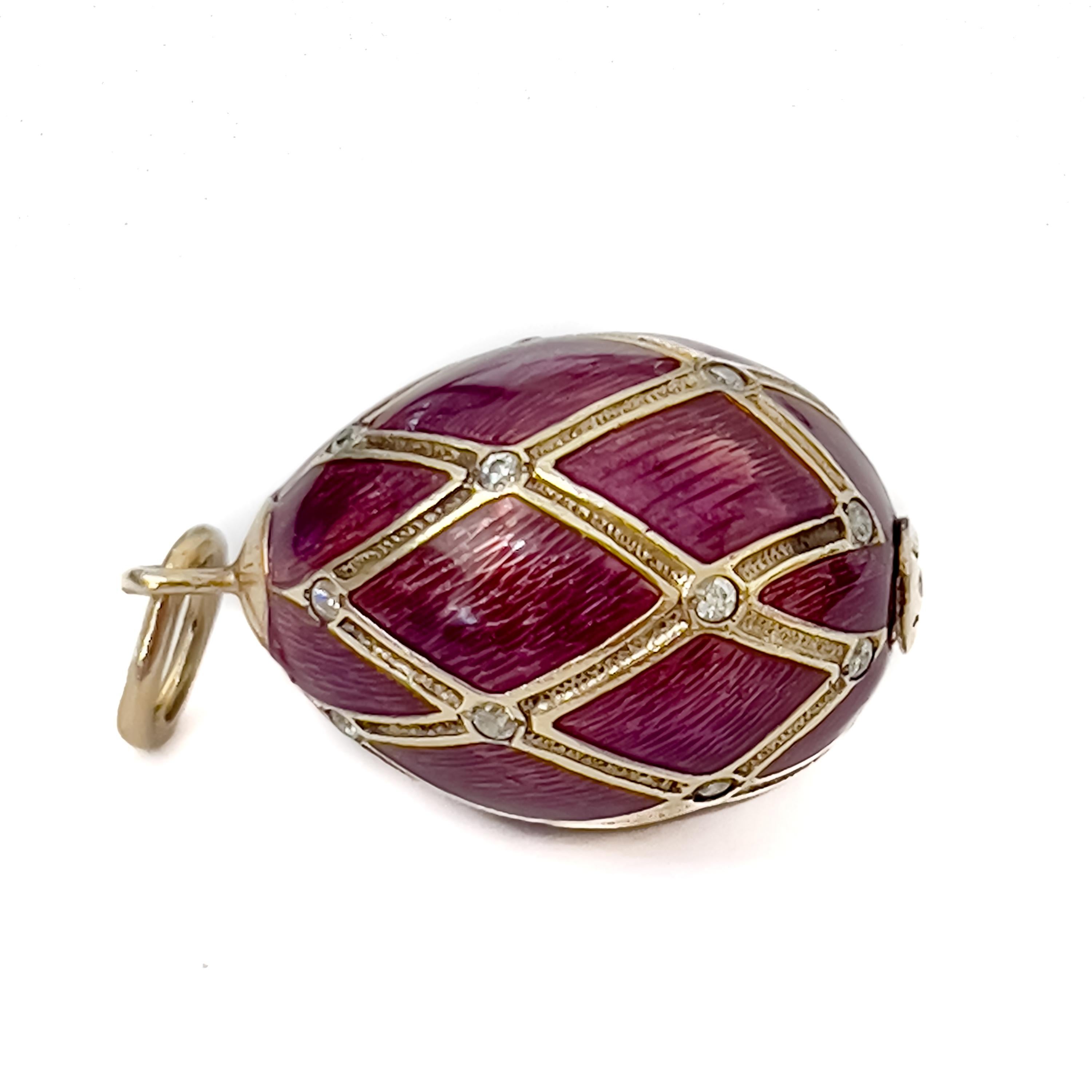 Purple Enameled Guilloche and Gold Egg Pendant with Zirconia For Sale 3