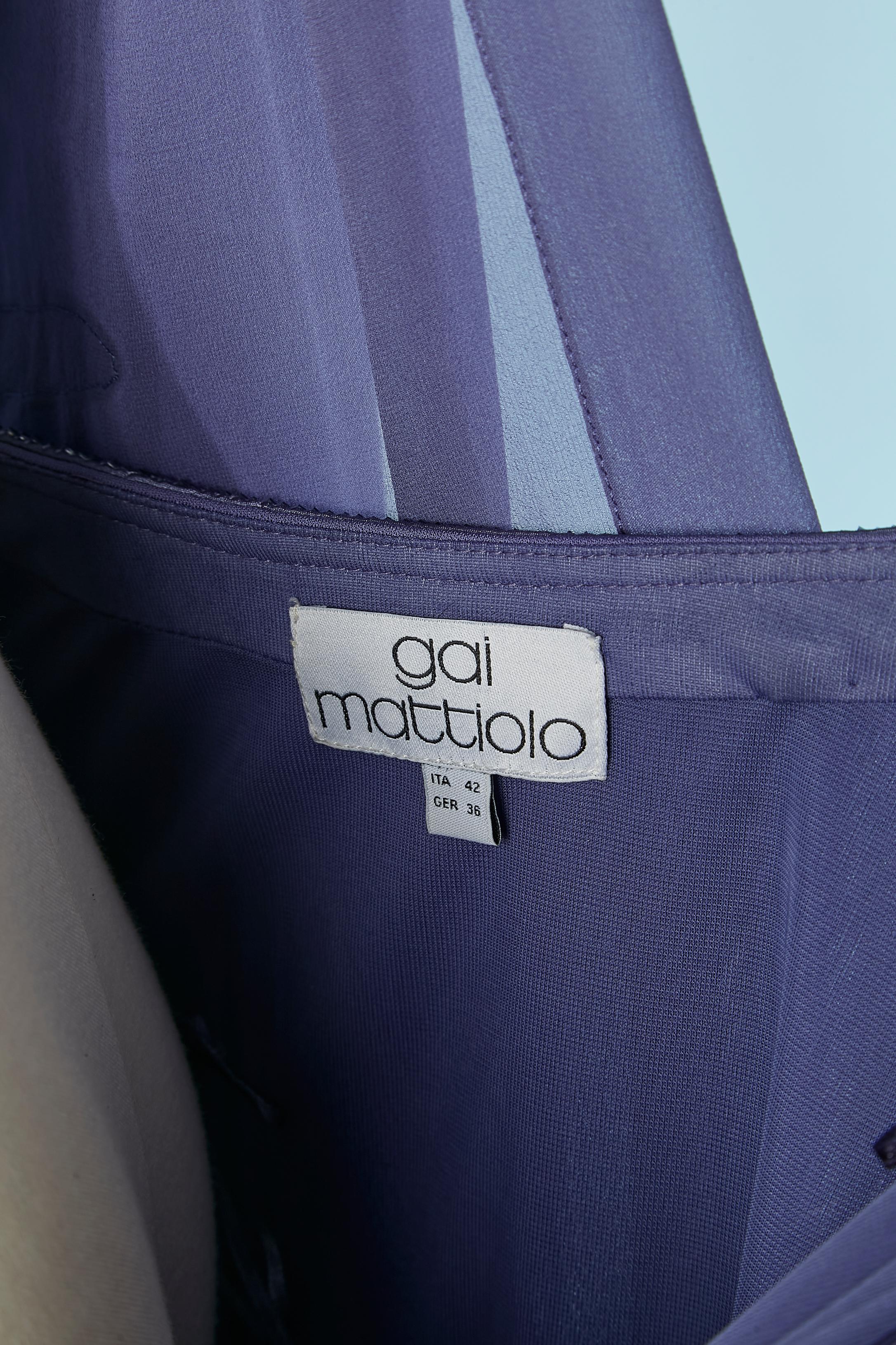 Robe de soirée violette avec châle Gai Mattiolo en vente 6