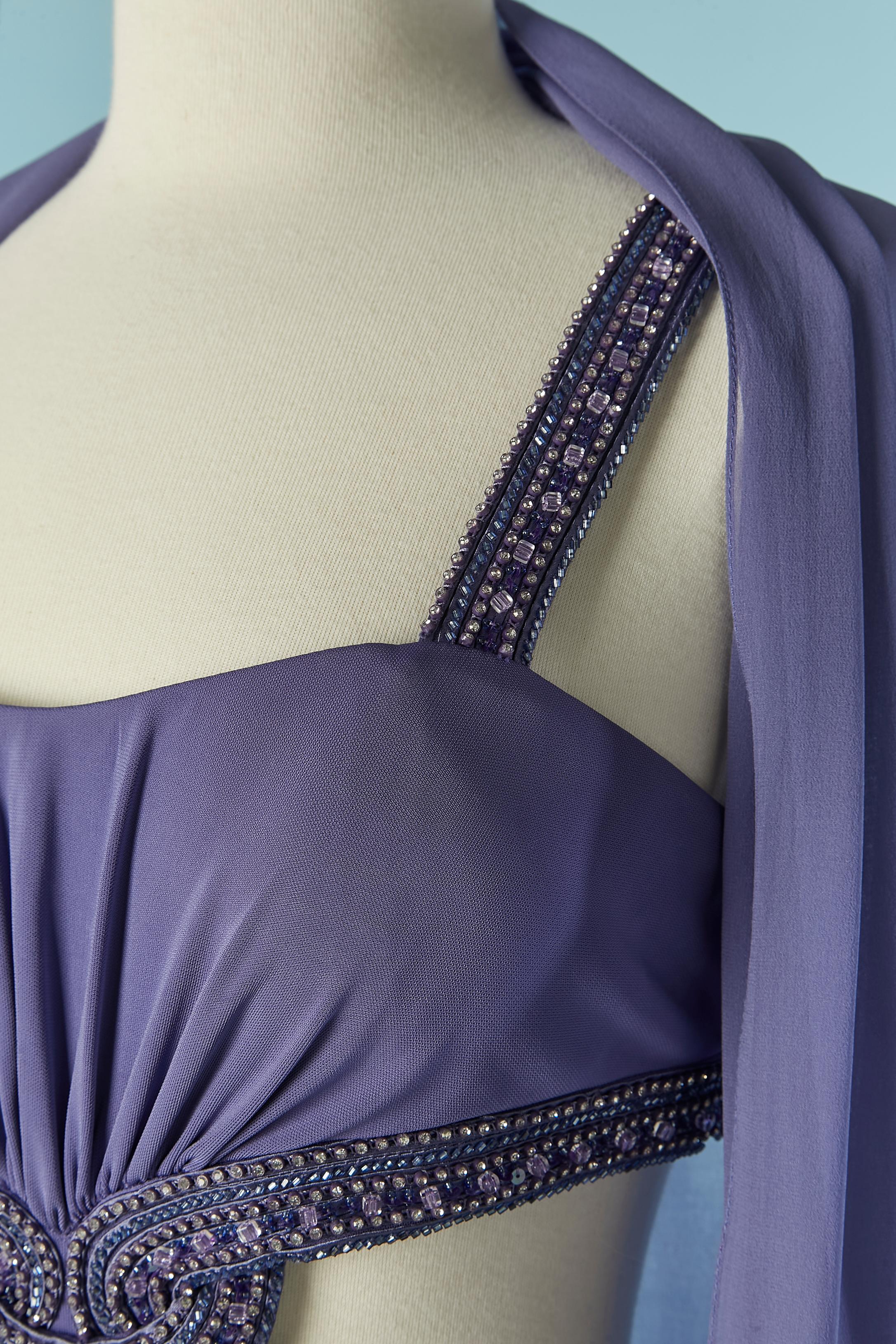 Violet Robe de soirée violette avec châle Gai Mattiolo en vente