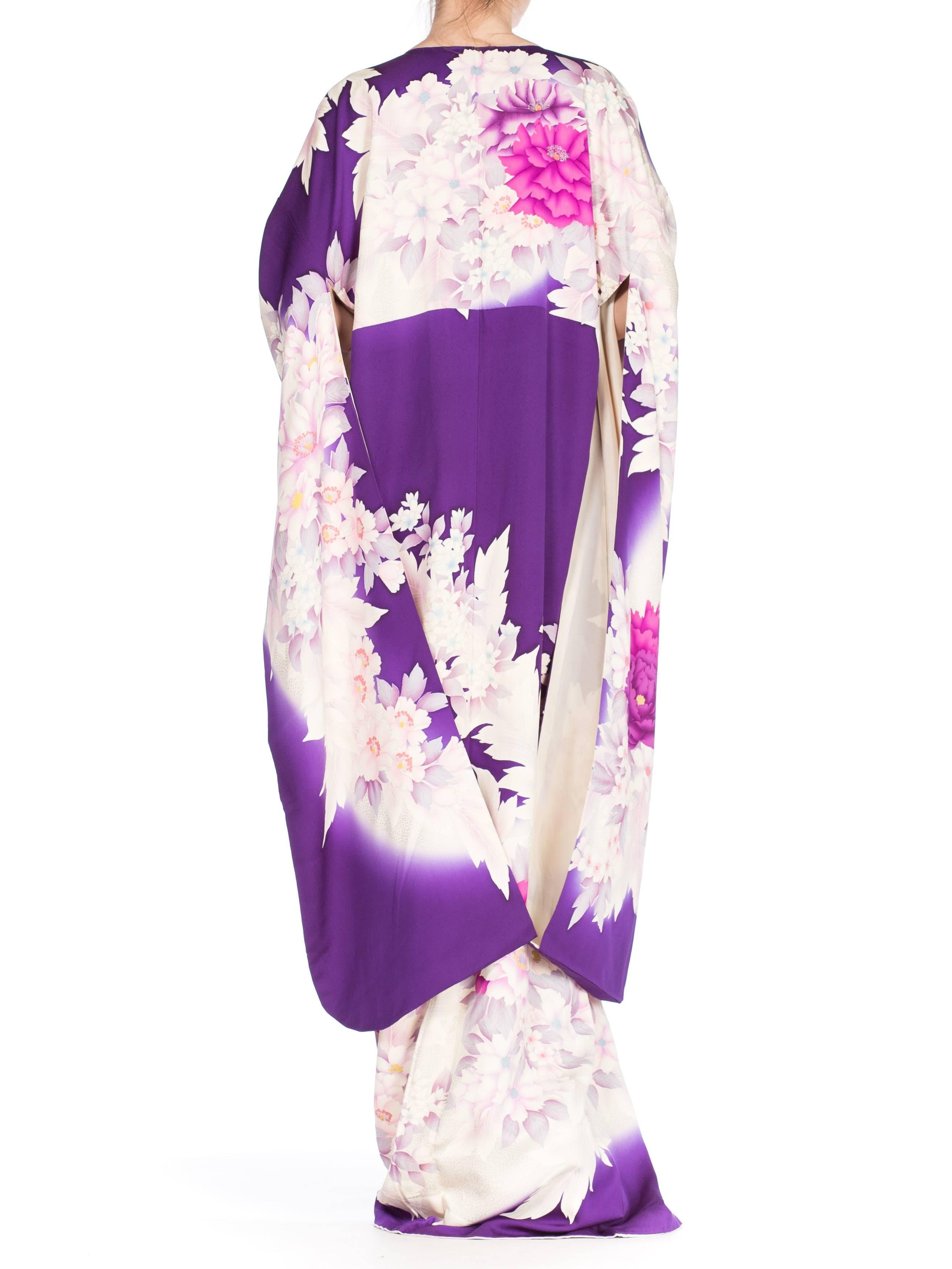 Purple Floral Silk Japanese Kimono Dress In Excellent Condition In New York, NY