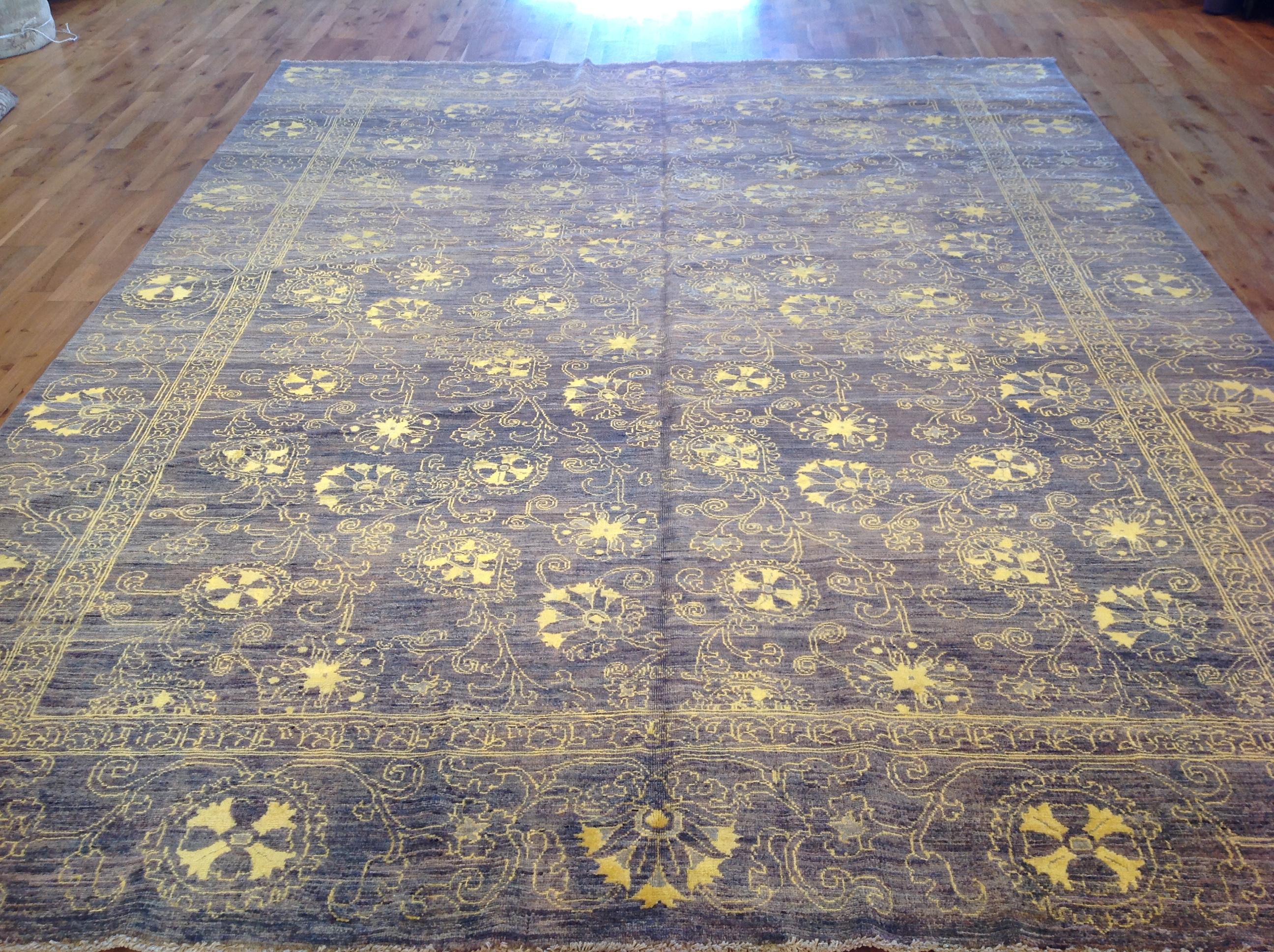 Purple Floral Stencil Design Wool and Silk Area Rug In New Condition For Sale In Los Angeles, CA
