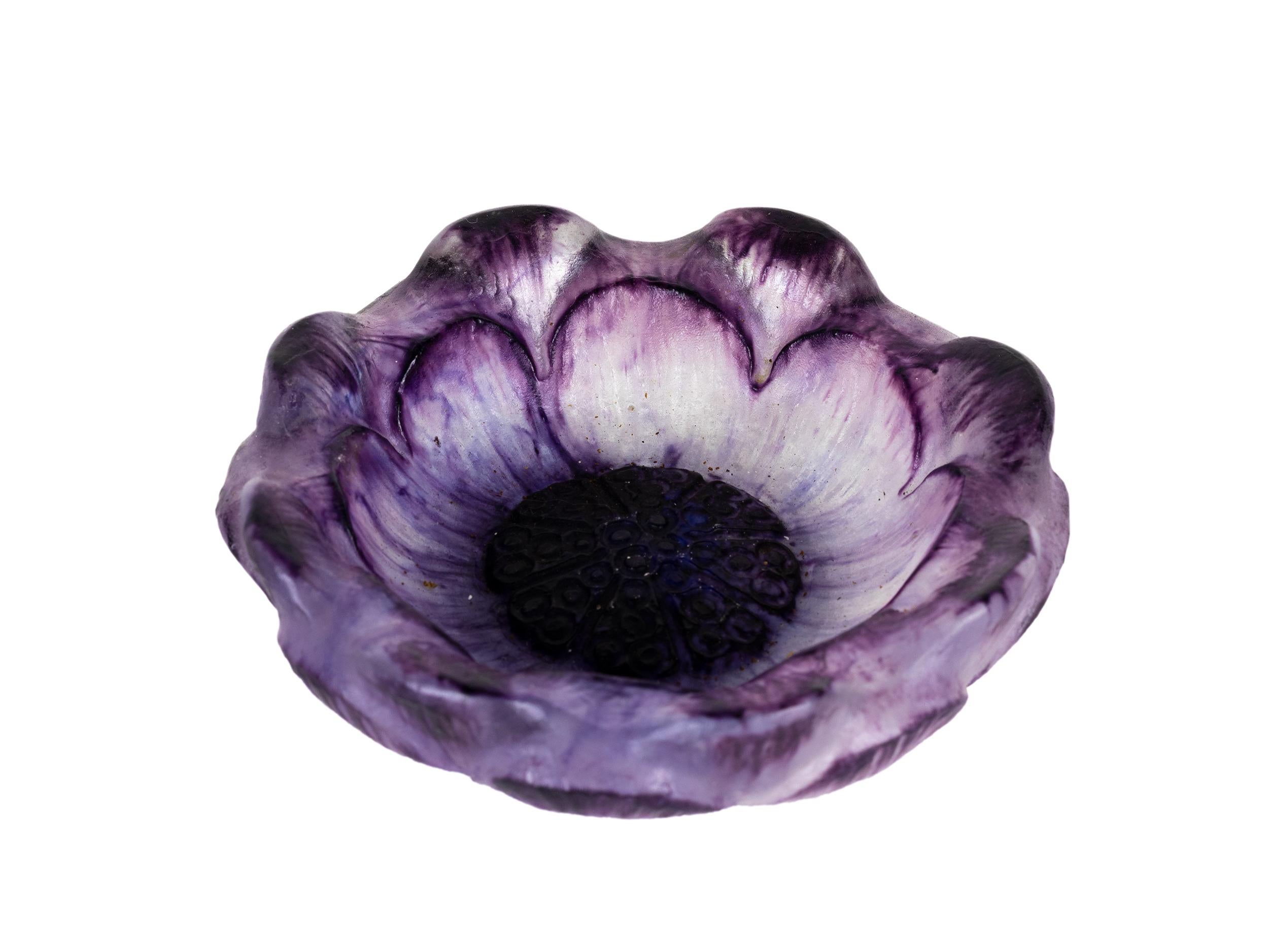 Pate-de-verre 'Open Flower' purple glass vase/ bowl. 
Circa 1924.
Modeled and cast as an open flower head, on a short foot (restored) with ‘G. Argy-Rousseau’ signature.  

Literature: Janine Bloch-Dermant, 'G. Argy-Rousseau Glassware artist', Thames