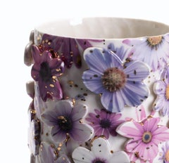 Vase à fleurs violettes, Toni De Jesus