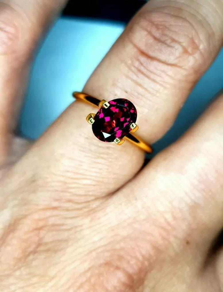 Purple Garnet 2.24Cts Mozambique Purple Garnet Oval Rare Grape Garnet. In New Condition For Sale In Chicago, IL