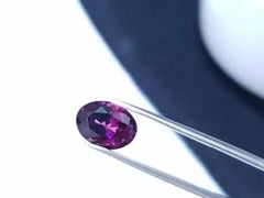 grenat violet du Mozambique 2,95 carats grenat violet de forme ovale