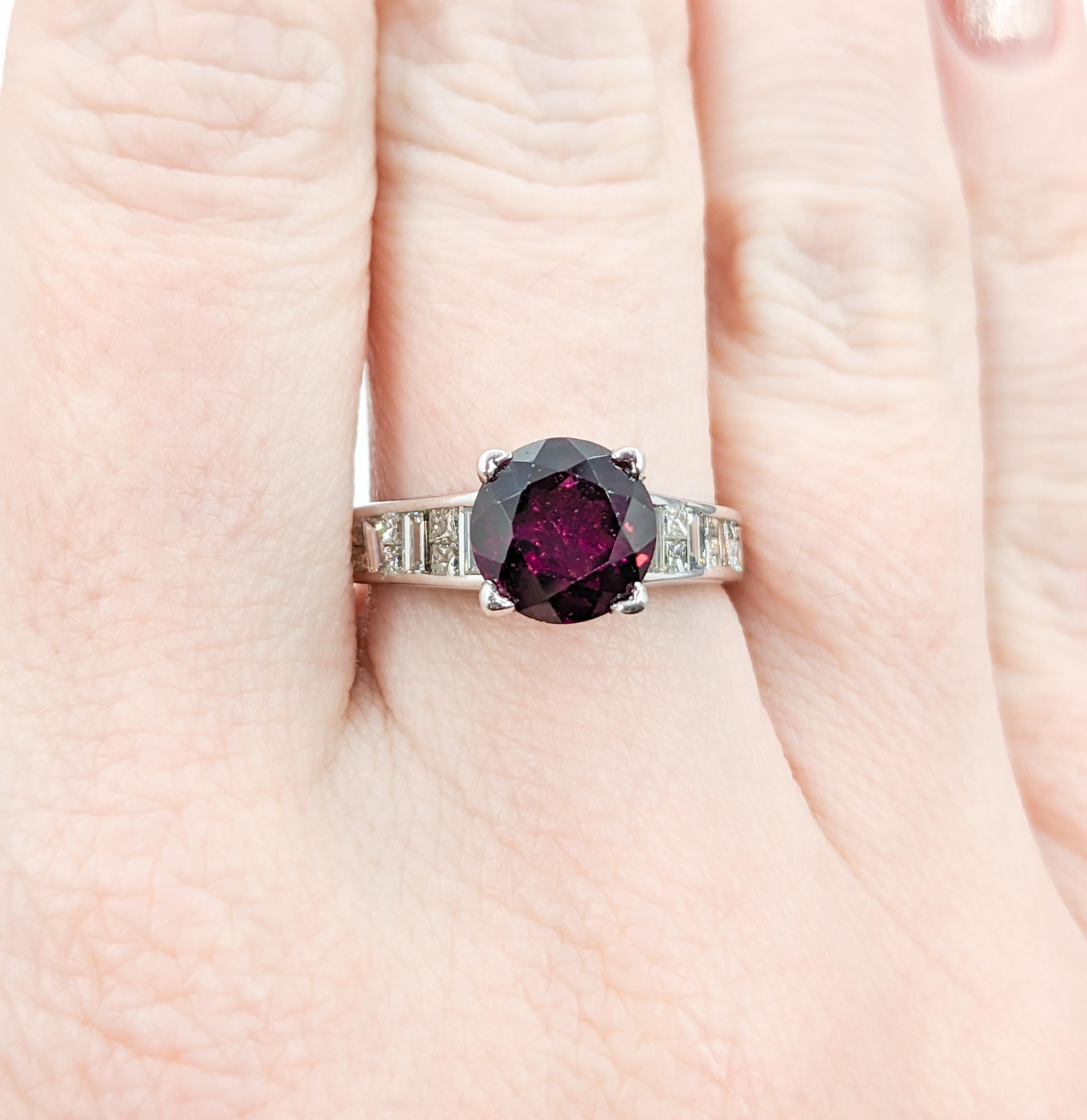 Purple Garnet & Diamond Ring in White Gold In Excellent Condition For Sale In Bloomington, MN