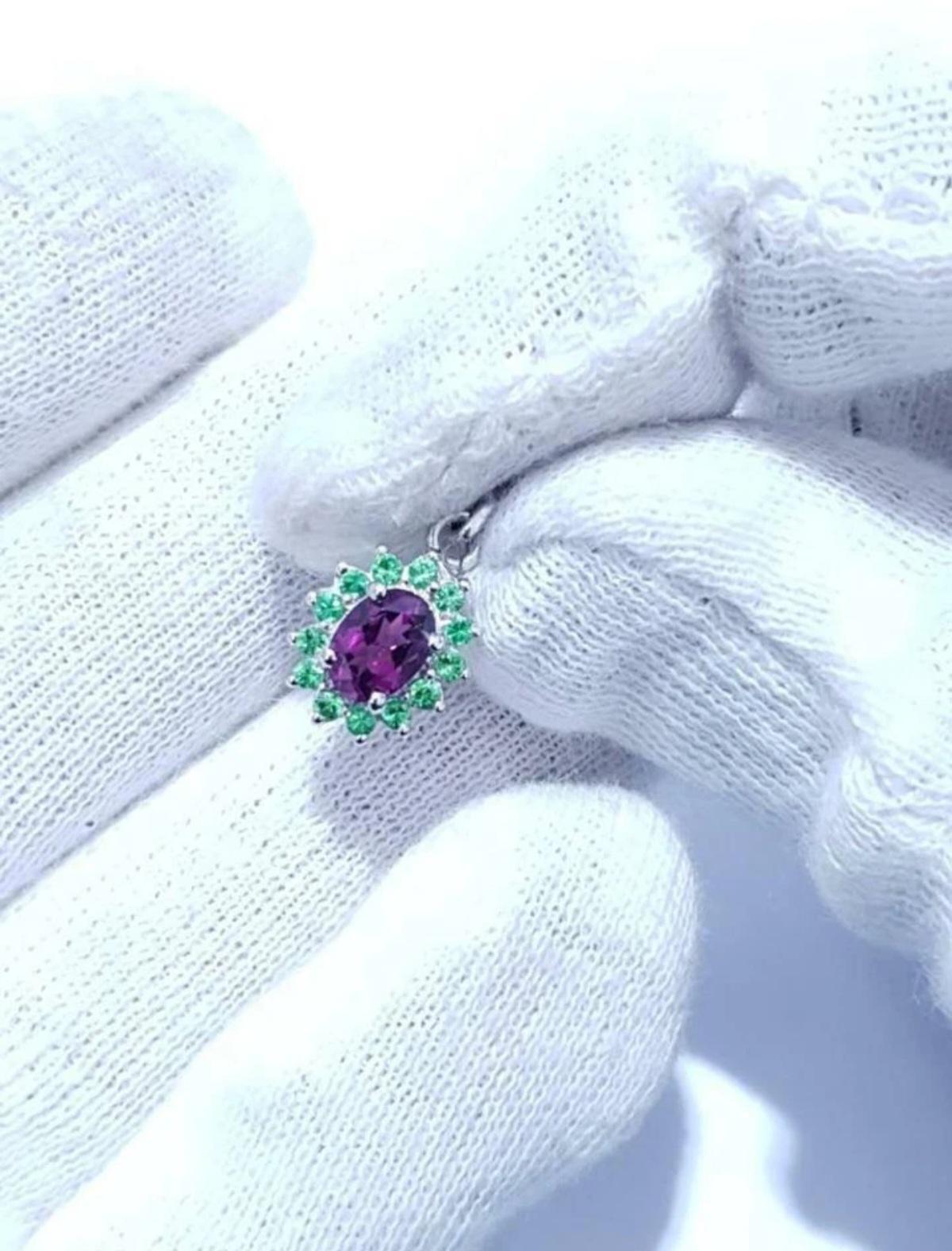 Art Déco Ciondolo di granato viola in argento 925 Ciondolo di pietra preziosa per le donne. in vendita
