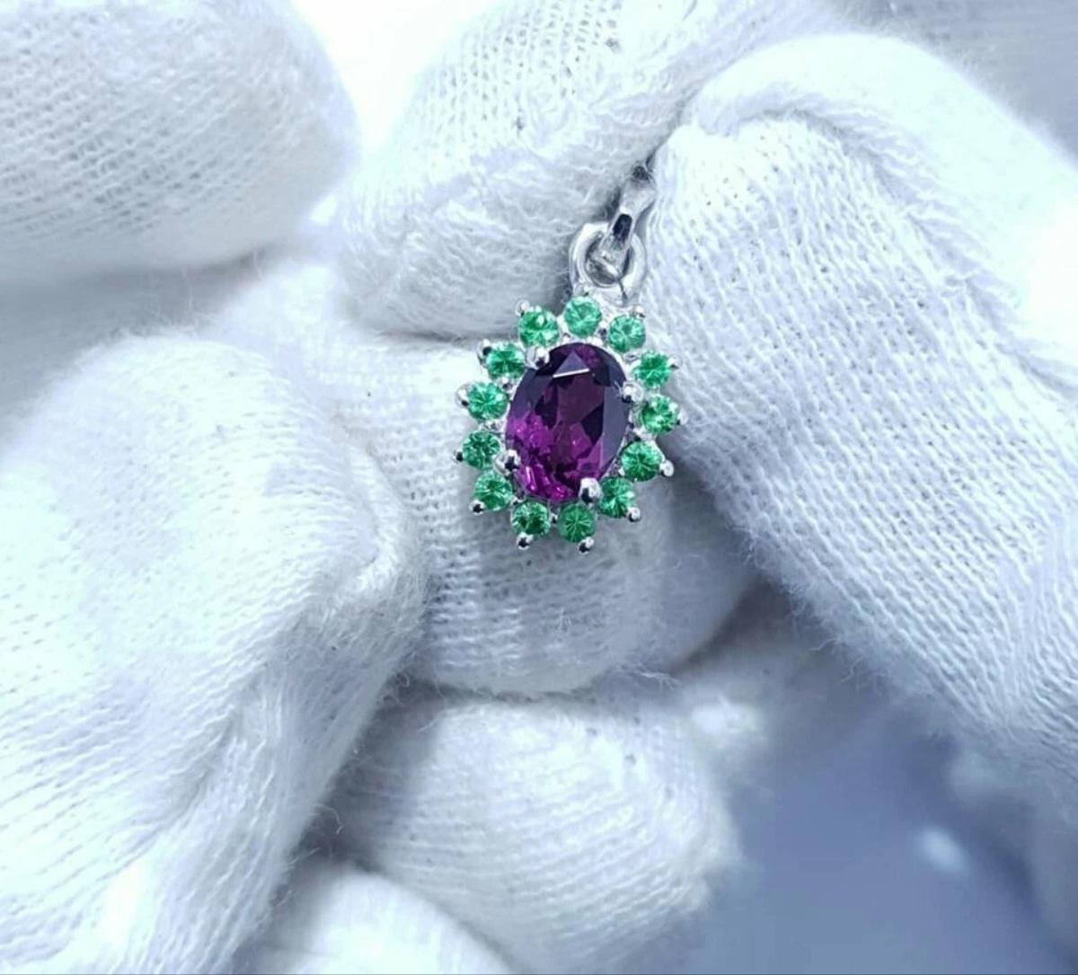 da uomo o donna Ciondolo di granato viola in argento 925 Ciondolo di pietra preziosa per le donne. in vendita