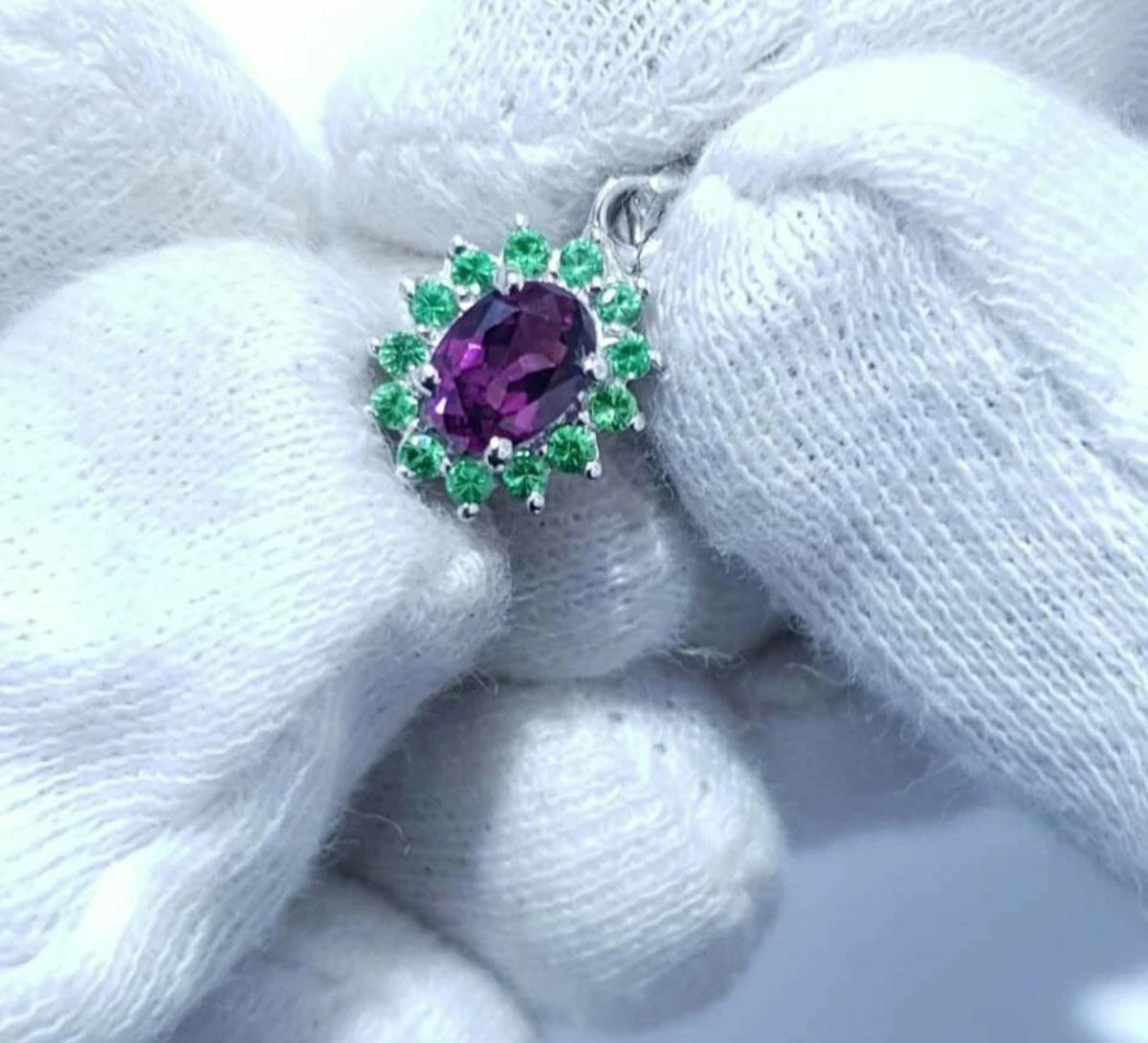 Ciondolo di granato viola in argento 925 Ciondolo di pietra preziosa per le donne. in vendita 1