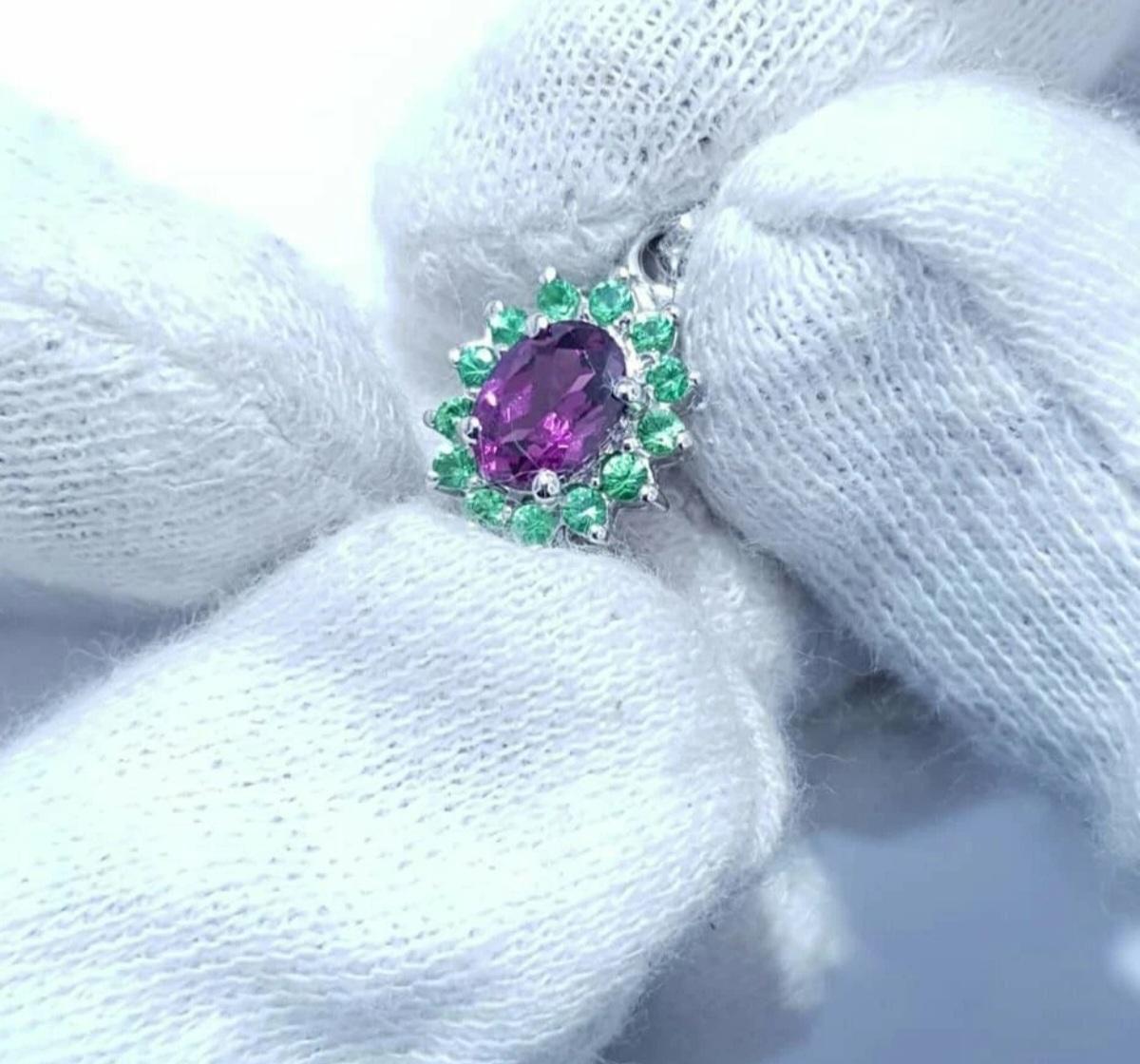 Ciondolo di granato viola in argento 925 Ciondolo di pietra preziosa per le donne. in vendita 2