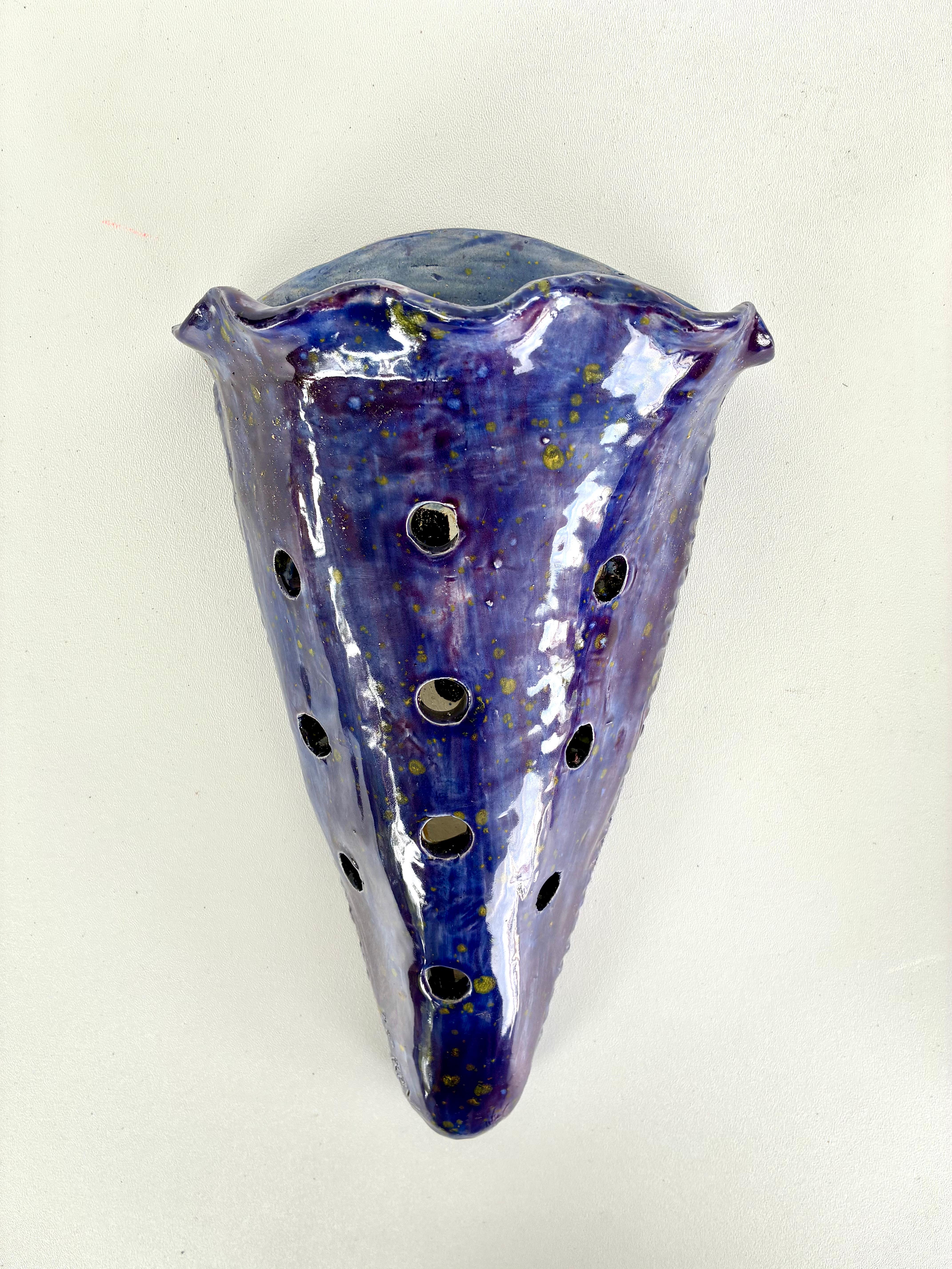 Lila glasierte keramische Wandtaschen von Miami Künstler Rexx Fischer (Organische Moderne) im Angebot