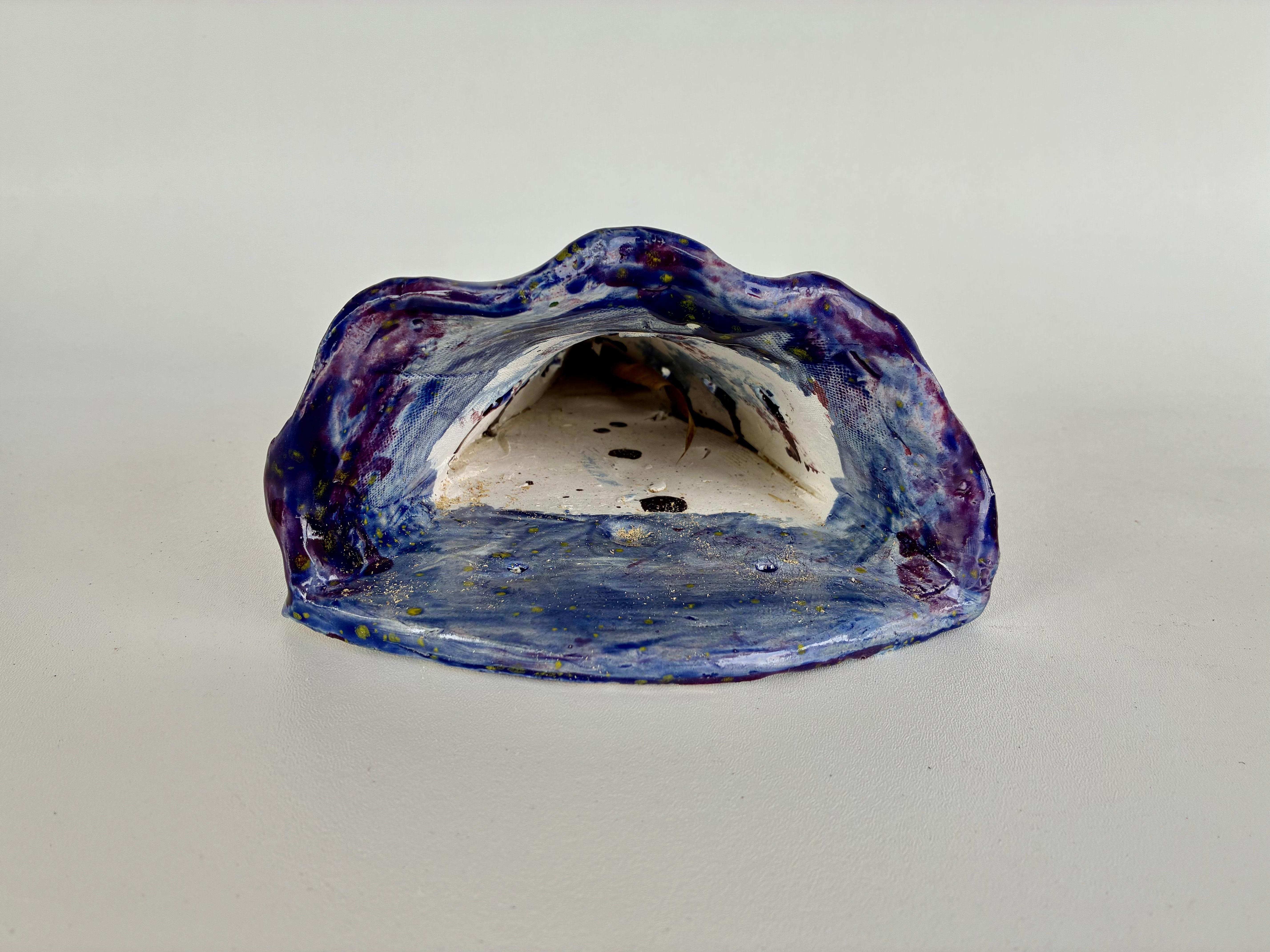 Lila glasierte keramische Wandtaschen von Miami Künstler Rexx Fischer (21. Jahrhundert und zeitgenössisch) im Angebot