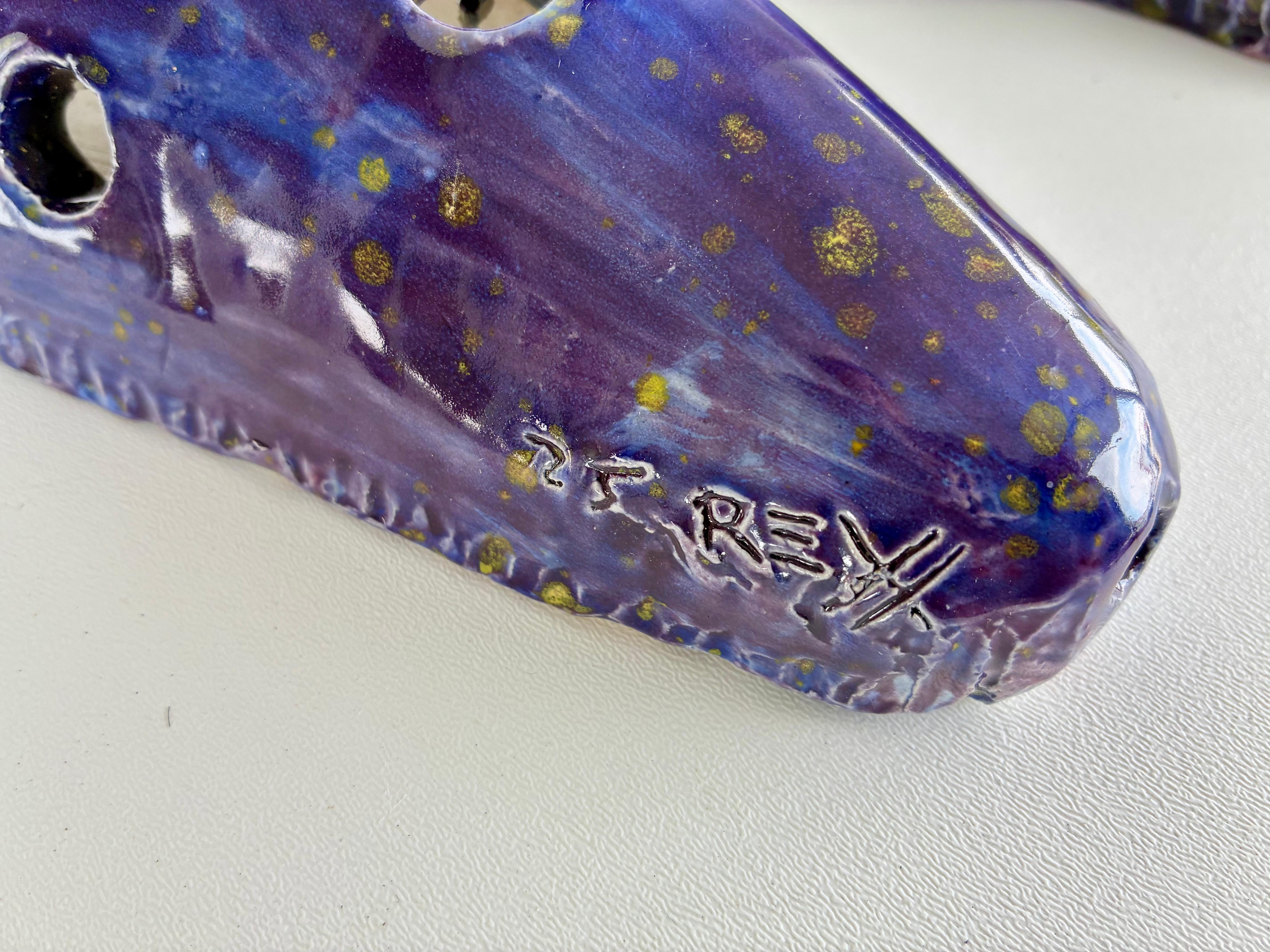 Lila glasierte keramische Wandtaschen von Miami Künstler Rexx Fischer im Angebot 1