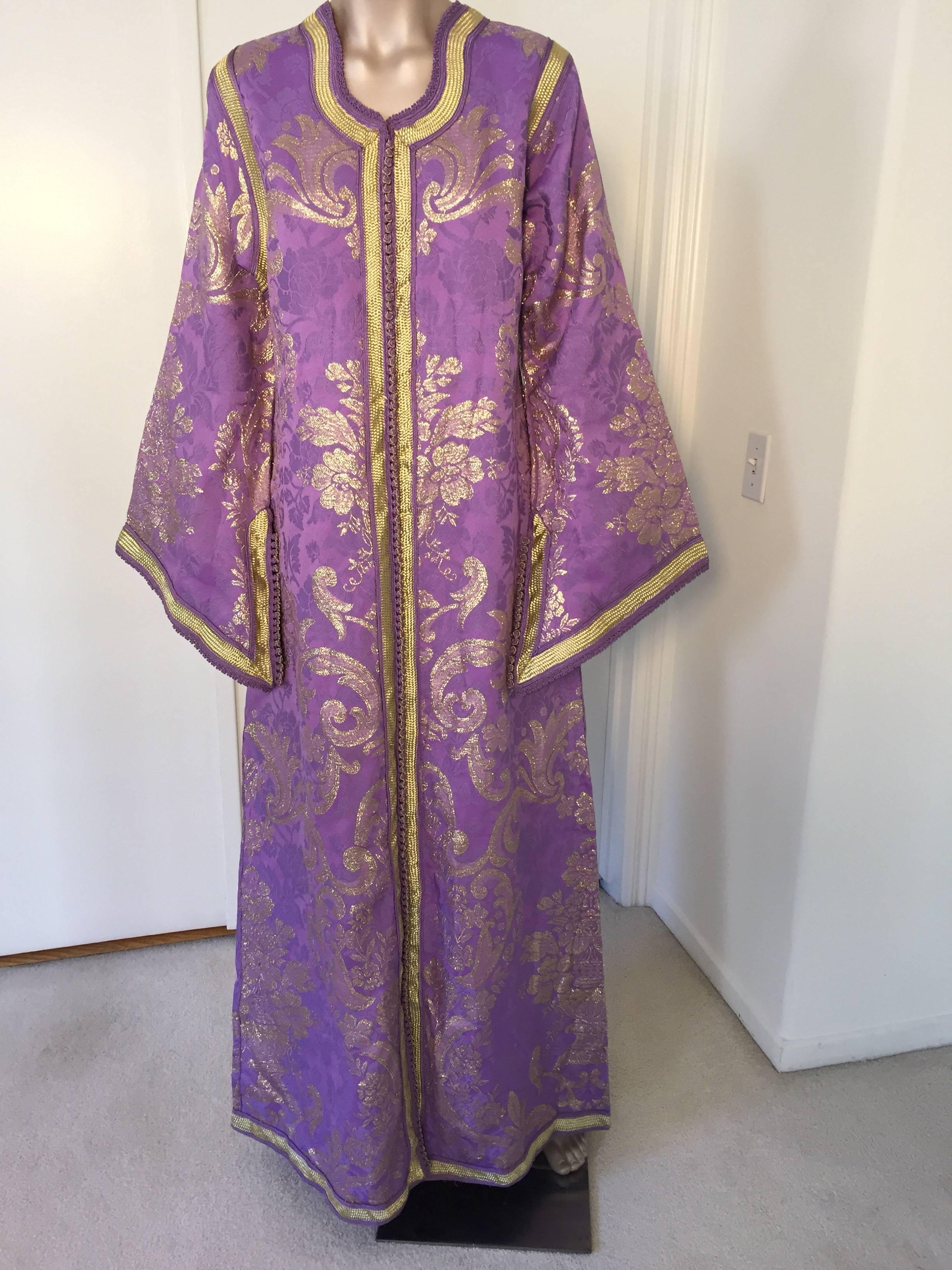 Lavender and Gold Brocade 1970s Maxi Dress Caftan, Evening Gown Kaftan In Excellent Condition In North Hollywood, CA