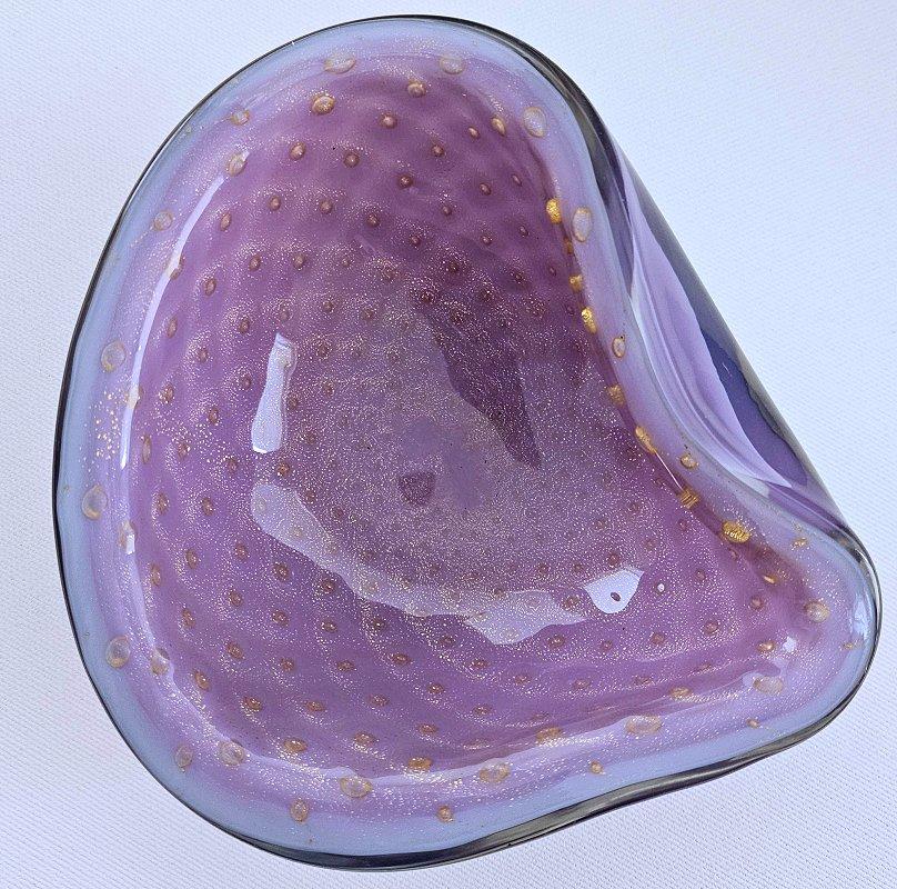 Cuenco Bullicante de Cristal de Murano Polveri Violeta y Dorado de Alfredo Barbini siglo XX en venta