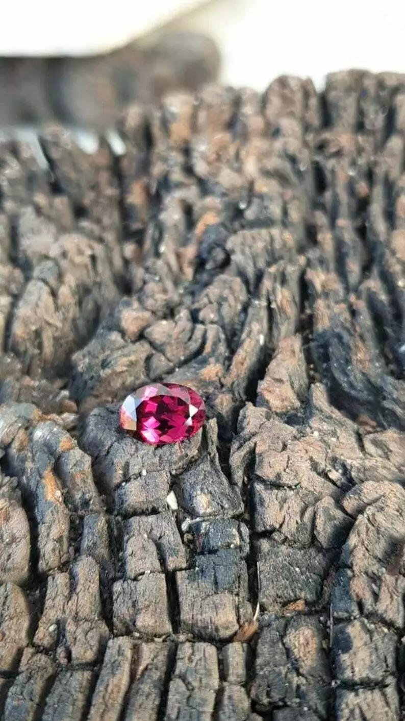 Purple Grape Garnet 4.00Cts Mozambique Oval Shape In New Condition For Sale In Chicago, IL
