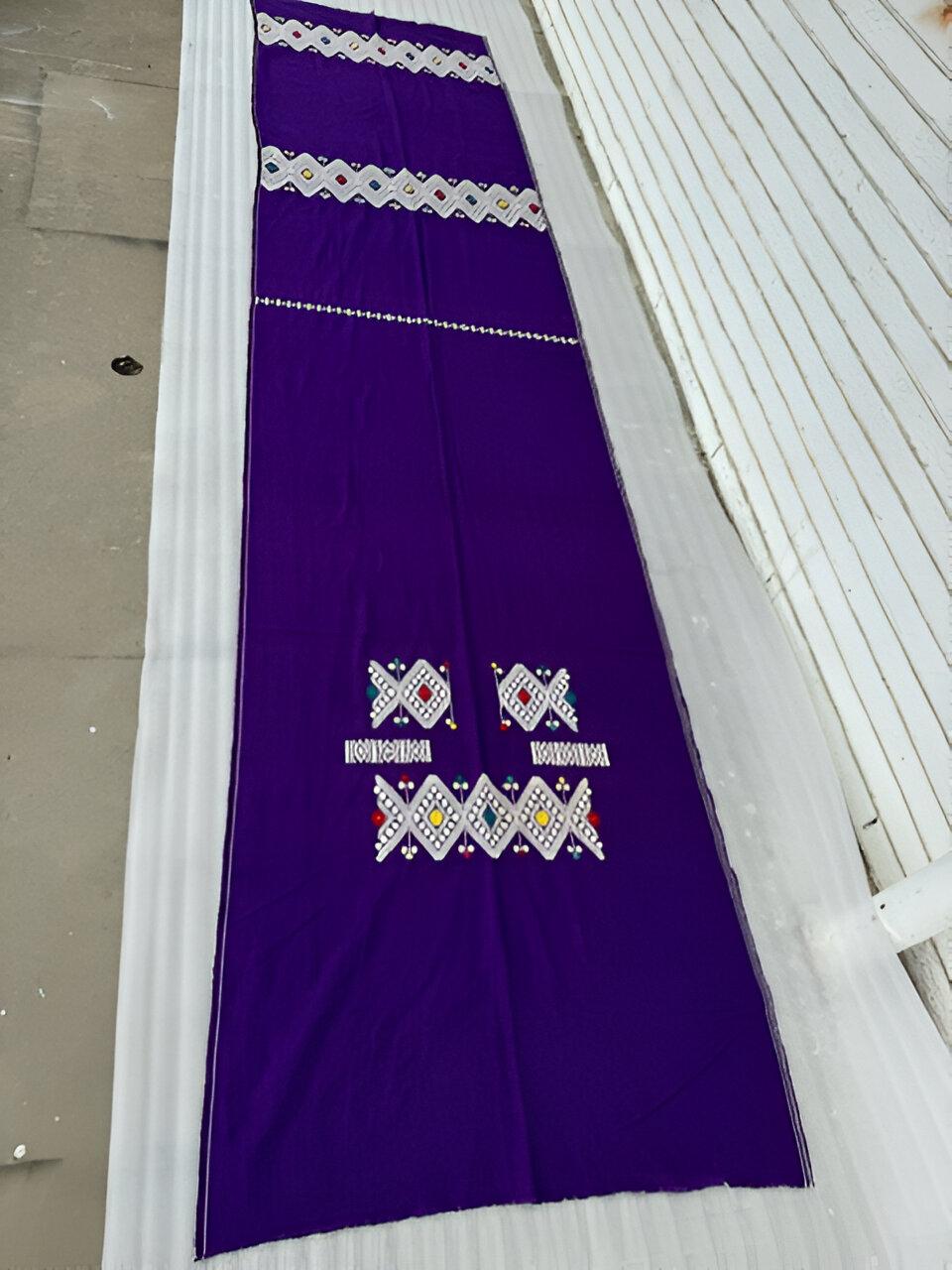 Lila Guatemala-Stoffteppich 12' x 3' in Violett im Zustand „Hervorragend“ im Angebot in Pasadena, TX