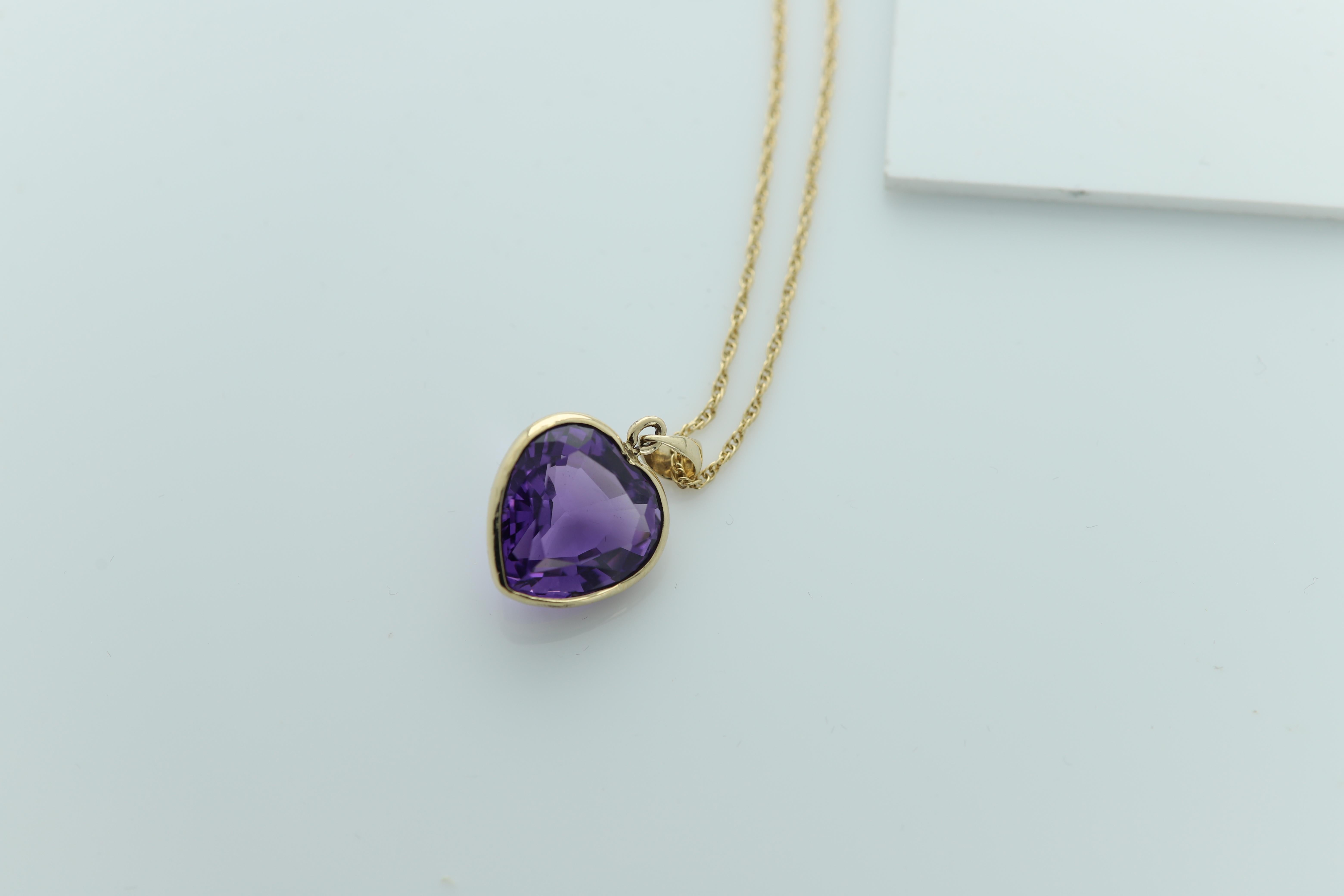 Heart Cut Big Purple Heart Pendant 14 Karat Yellow Gold Amethyst Heart Gemstone 13.6 carat For Sale
