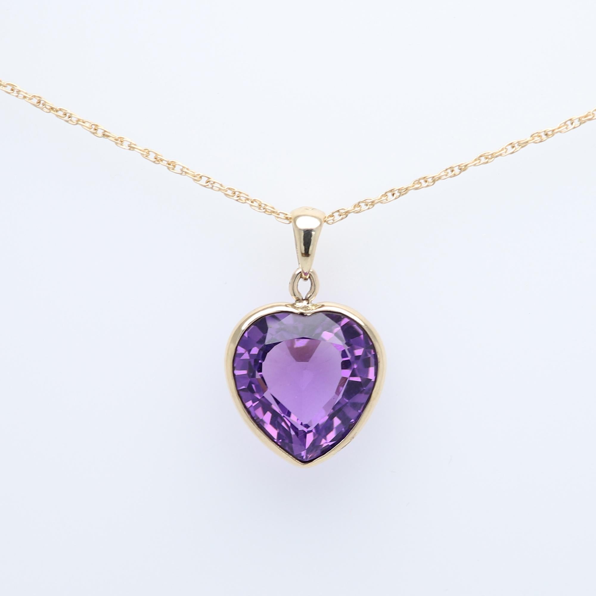 Big Purple Heart Pendant 14 Karat Yellow Gold Amethyst Heart Gemstone 13.6 carat In New Condition For Sale In Brooklyn, NY