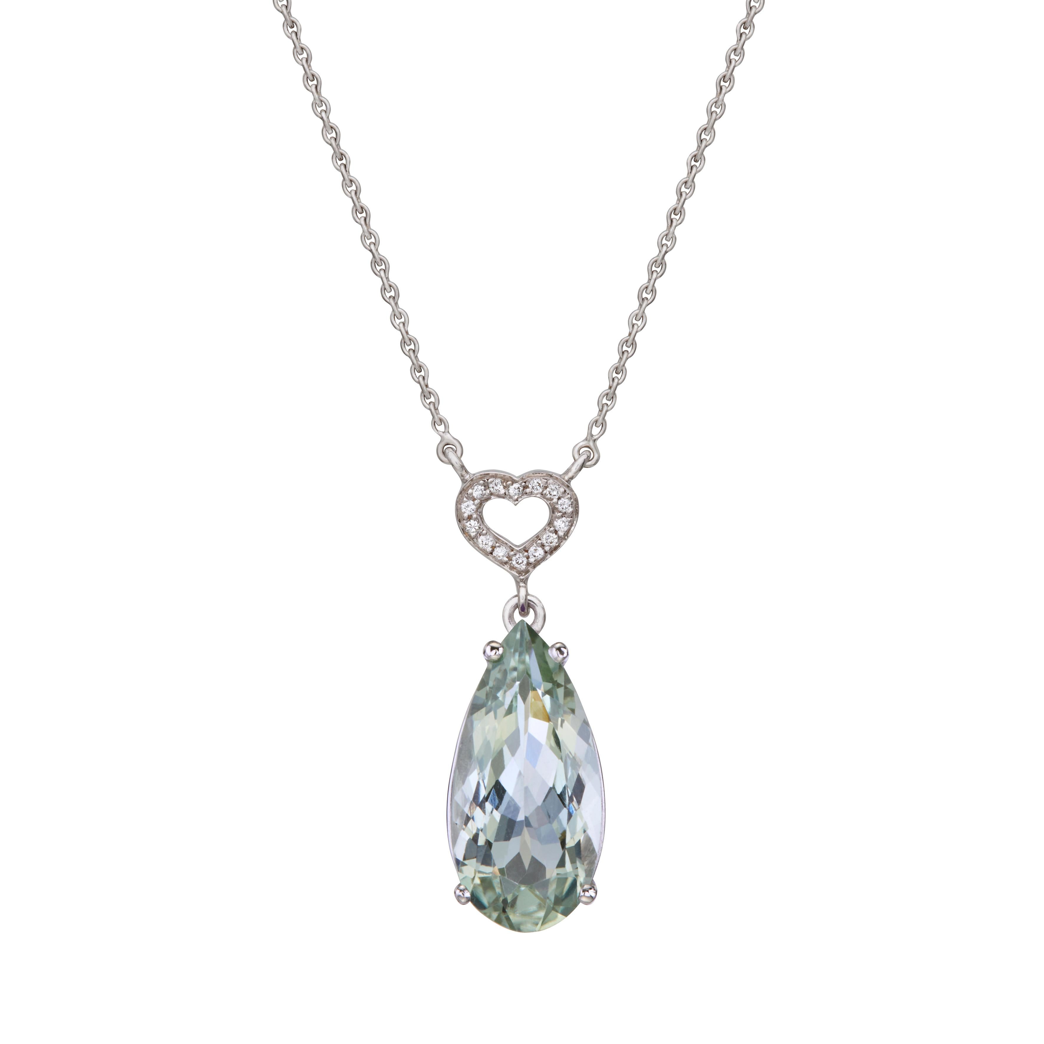 Contemporain Collier pendentif en forme de cœur violet en or blanc 18 carats avec diamants et améthyste en vente