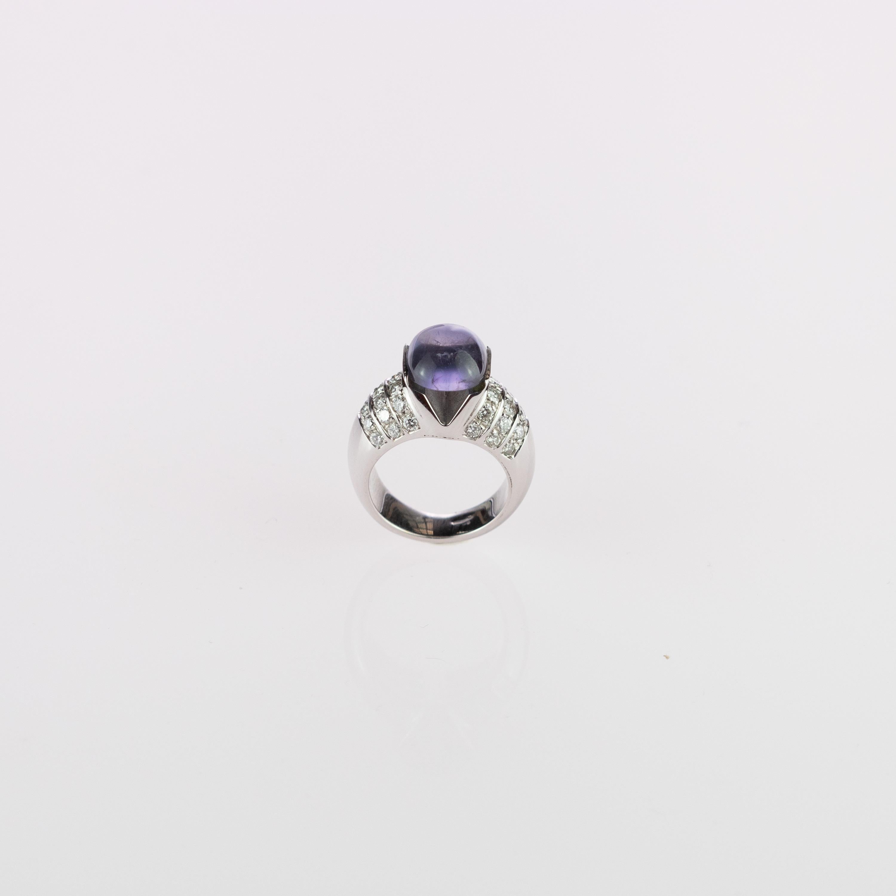 Purple Iolite Cabochon Diamond Brilliant Cut 18 Karat White Gold Cocktail Ring In New Condition For Sale In Milano, IT