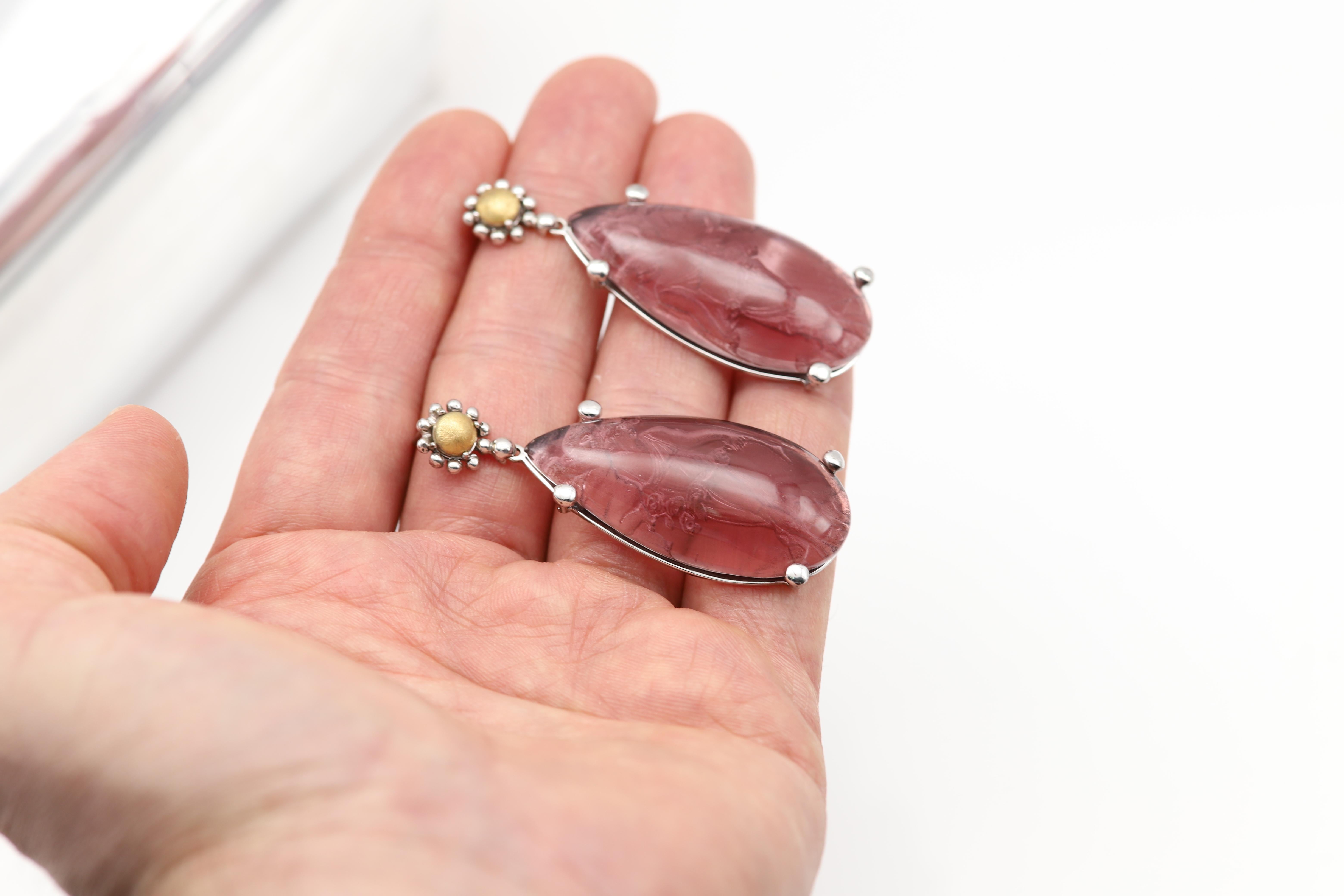 Orecchini in vetro di Murano viola Orecchini in vetro con cammeo di Venere e dea Cupido in vendita 2