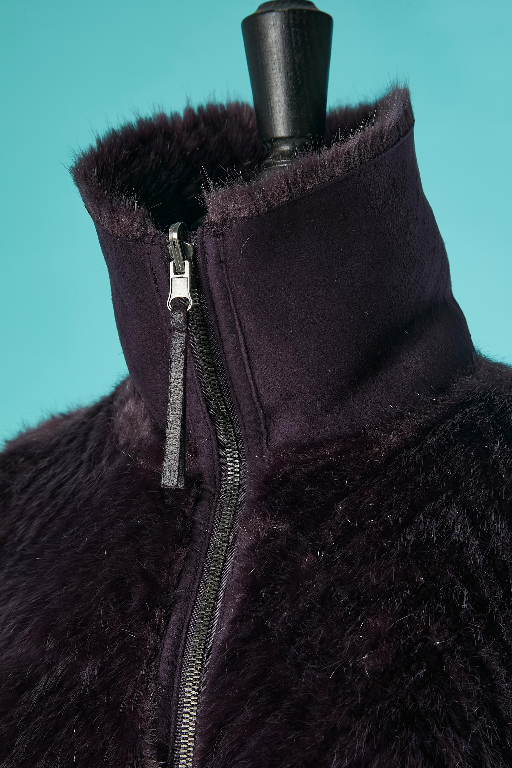 Purple jacket in faux furs with zip closure Armani Junior  In Excellent Condition For Sale In Saint-Ouen-Sur-Seine, FR