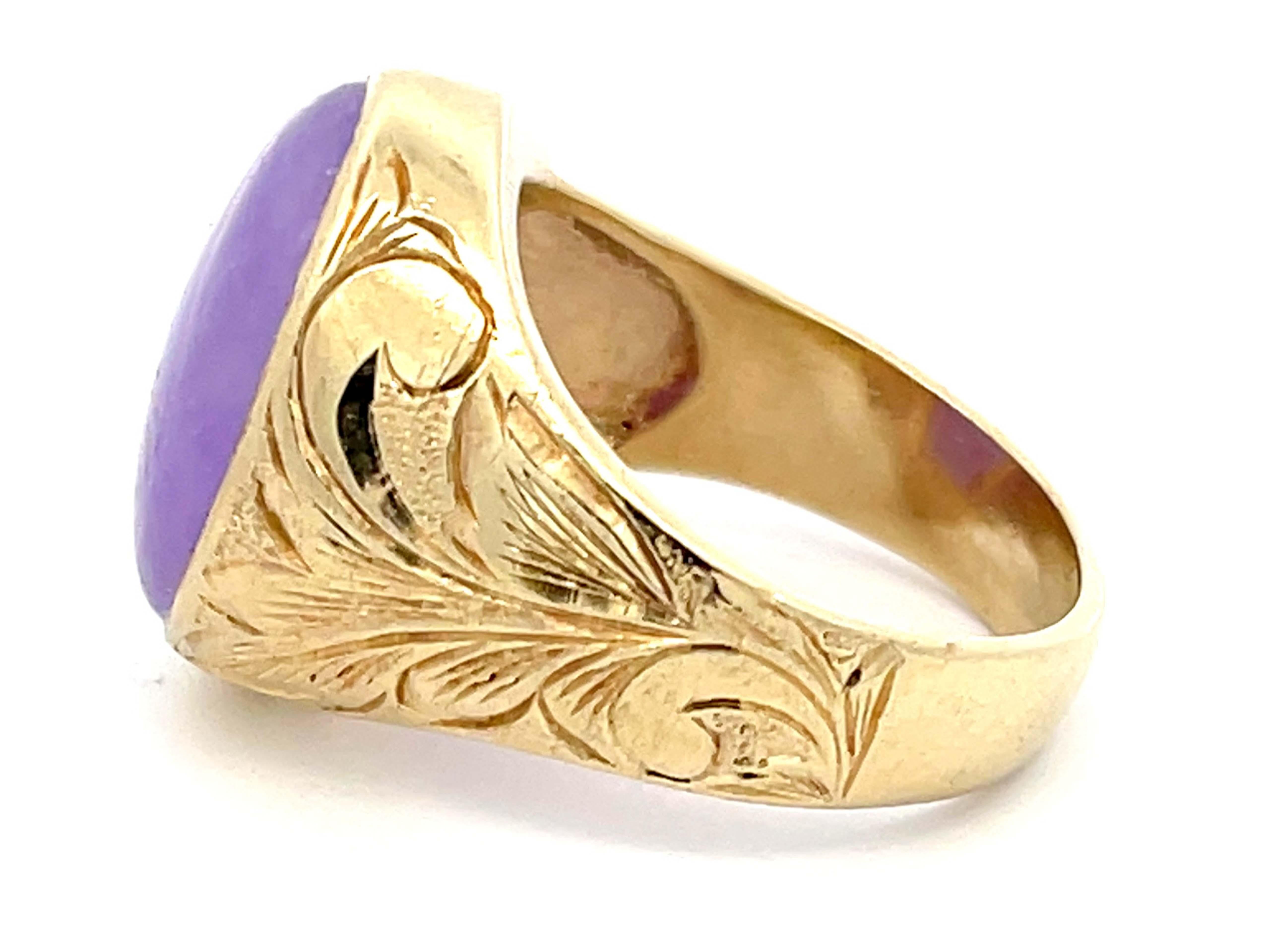 Women's Purple Jade Cabochon Ring with Leaf Design in 14k Yellow Gold For Sale