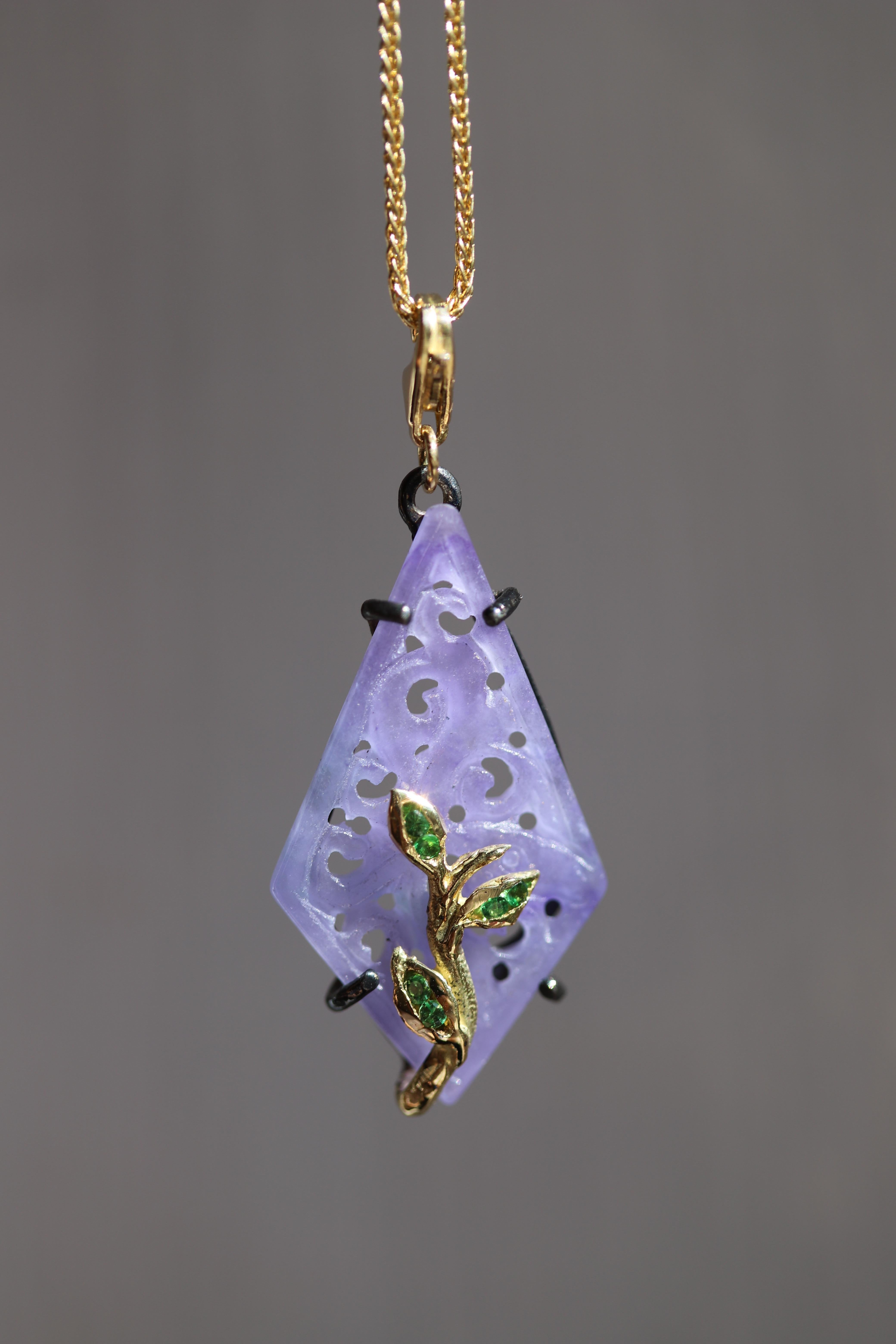 Purple Jade Charm Tsavorite 18K Gold Art Deco Style Pendant Necklace For Sale 2