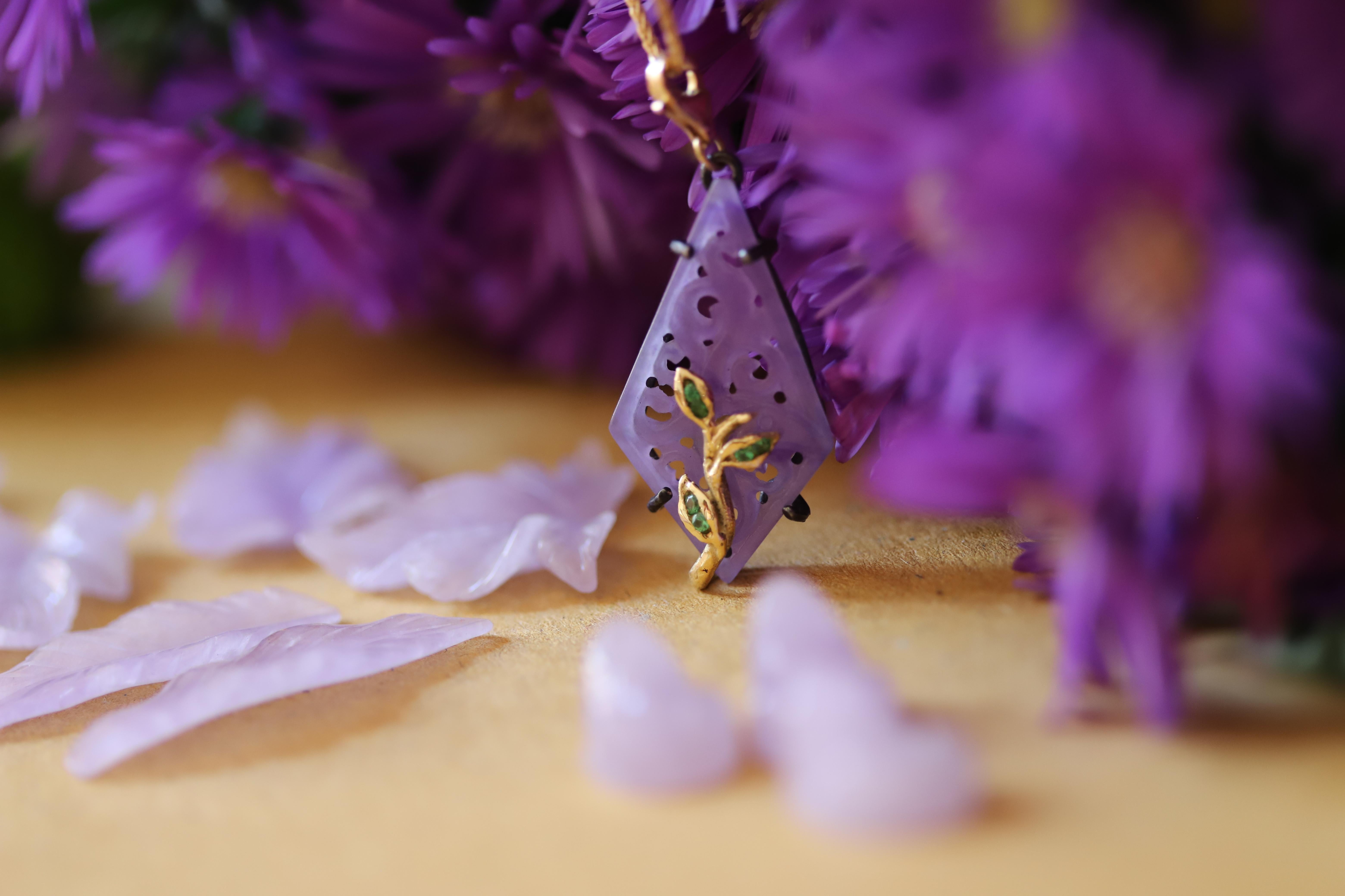 Purple Jade Charm Tsavorite 18K Gold Art Deco Style Pendant Necklace For Sale 3