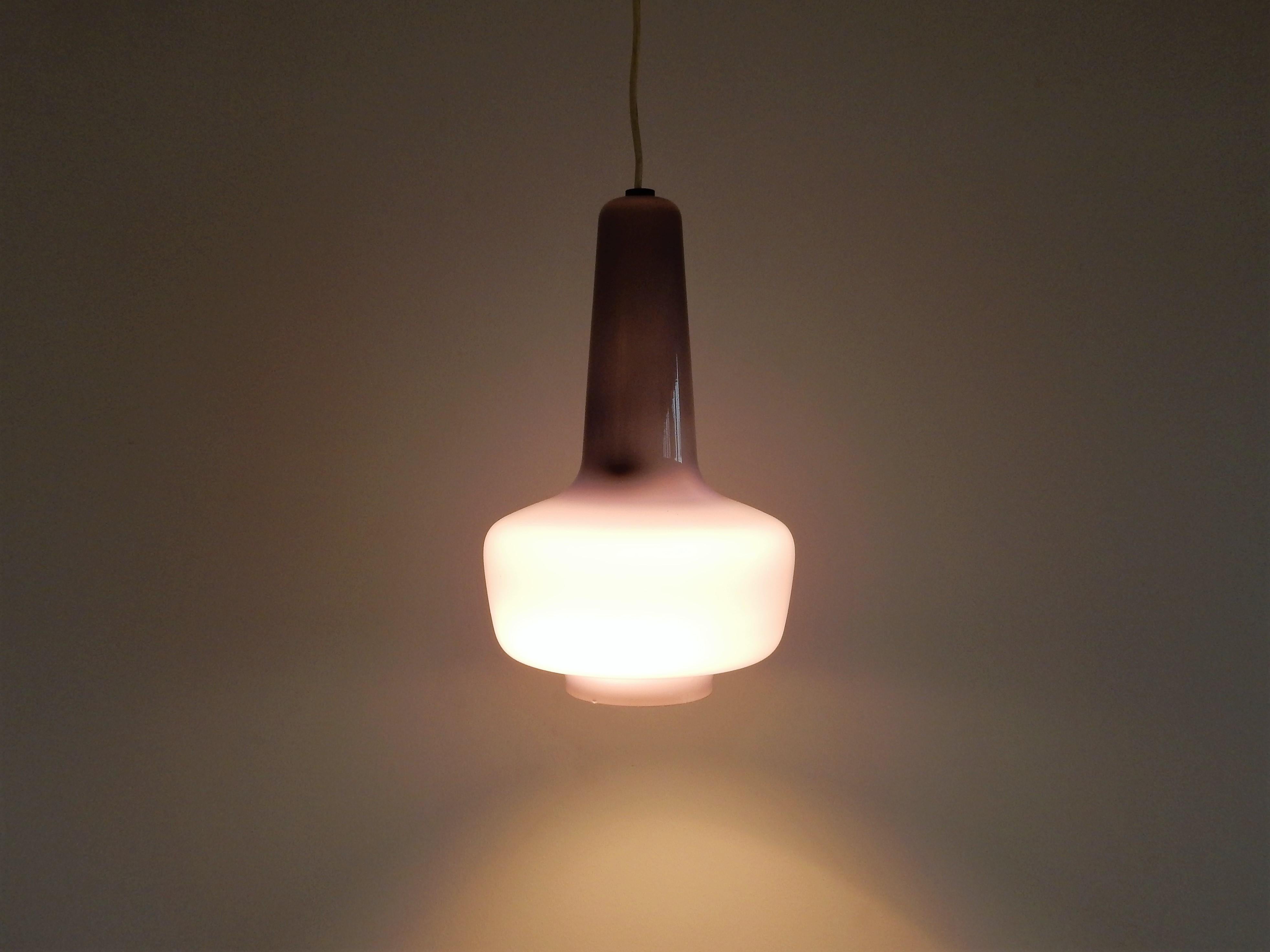 Purple 'Kreta' Pendant Lamp by Jacob Eiler Bang for Fog & Mørup In Good Condition For Sale In Steenwijk, NL