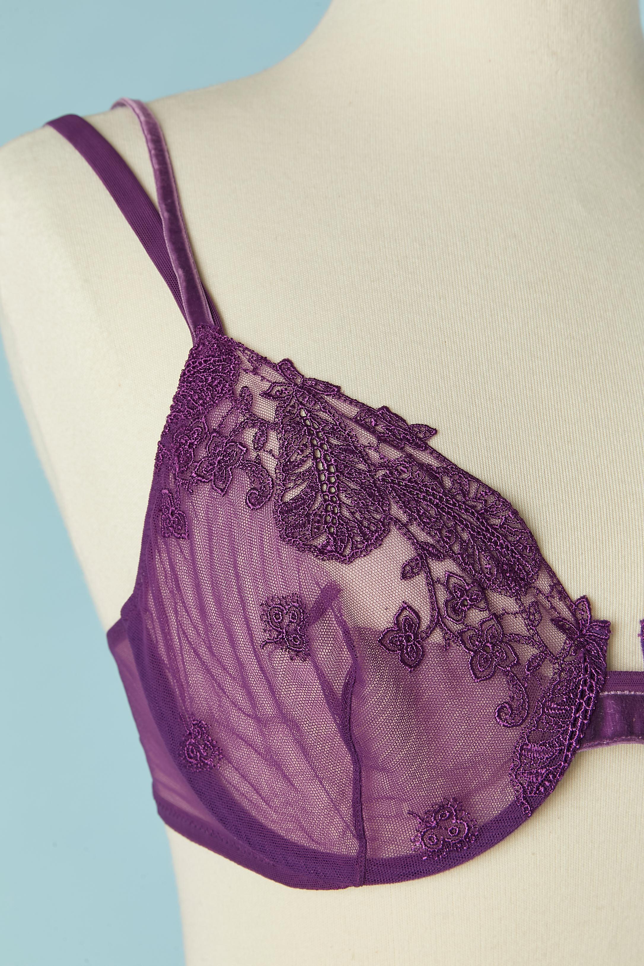 Beige Purple lace bra and pantie ensemble LA PERLA ( new) For Sale