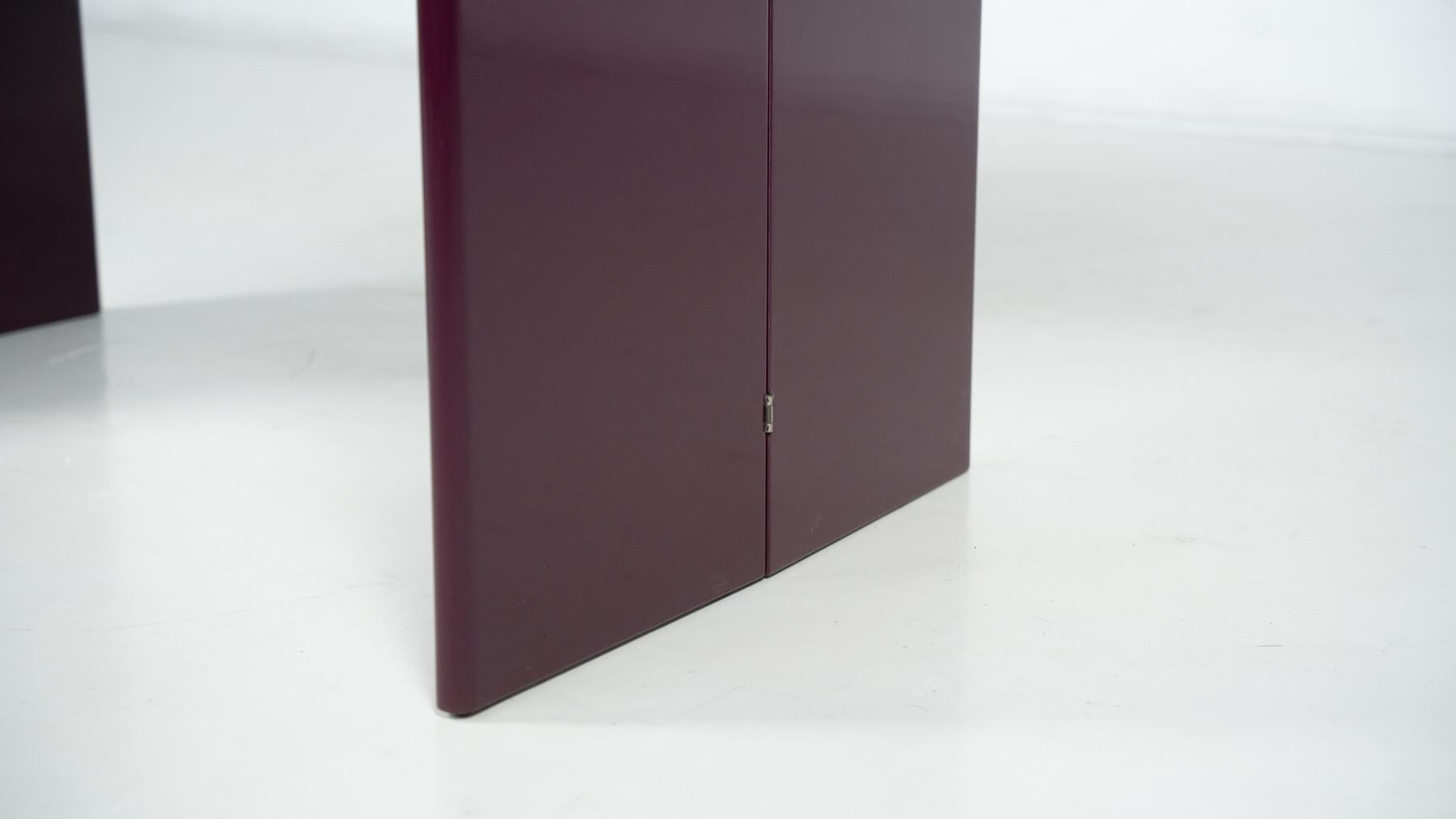 Lila lackiertes Wood Wood  Konsole 