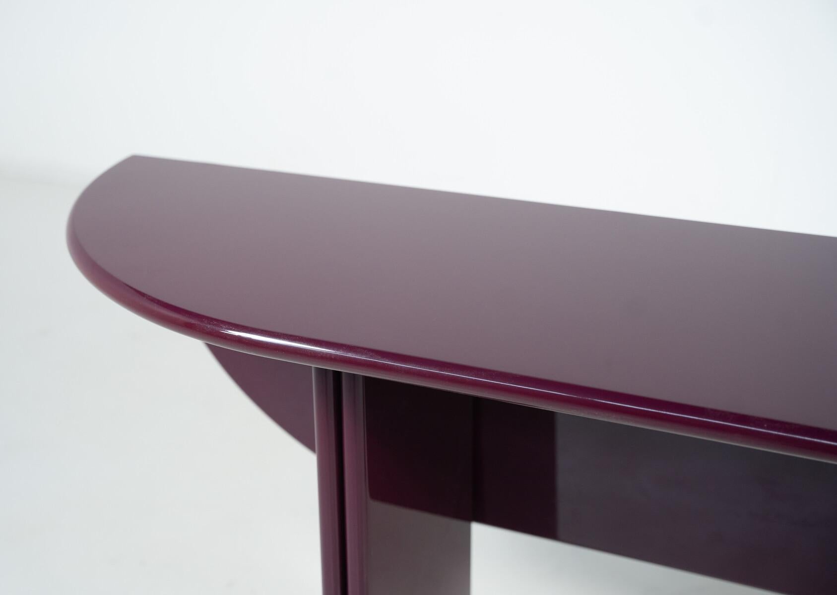 Lila lackiertes Wood Wood  Konsole 