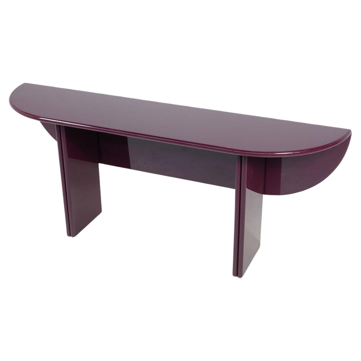 Lila lackiertes Wood Wood  Konsole "Antella" von Kazuhide Takahama für Gavina, 1980er Jahre im Angebot