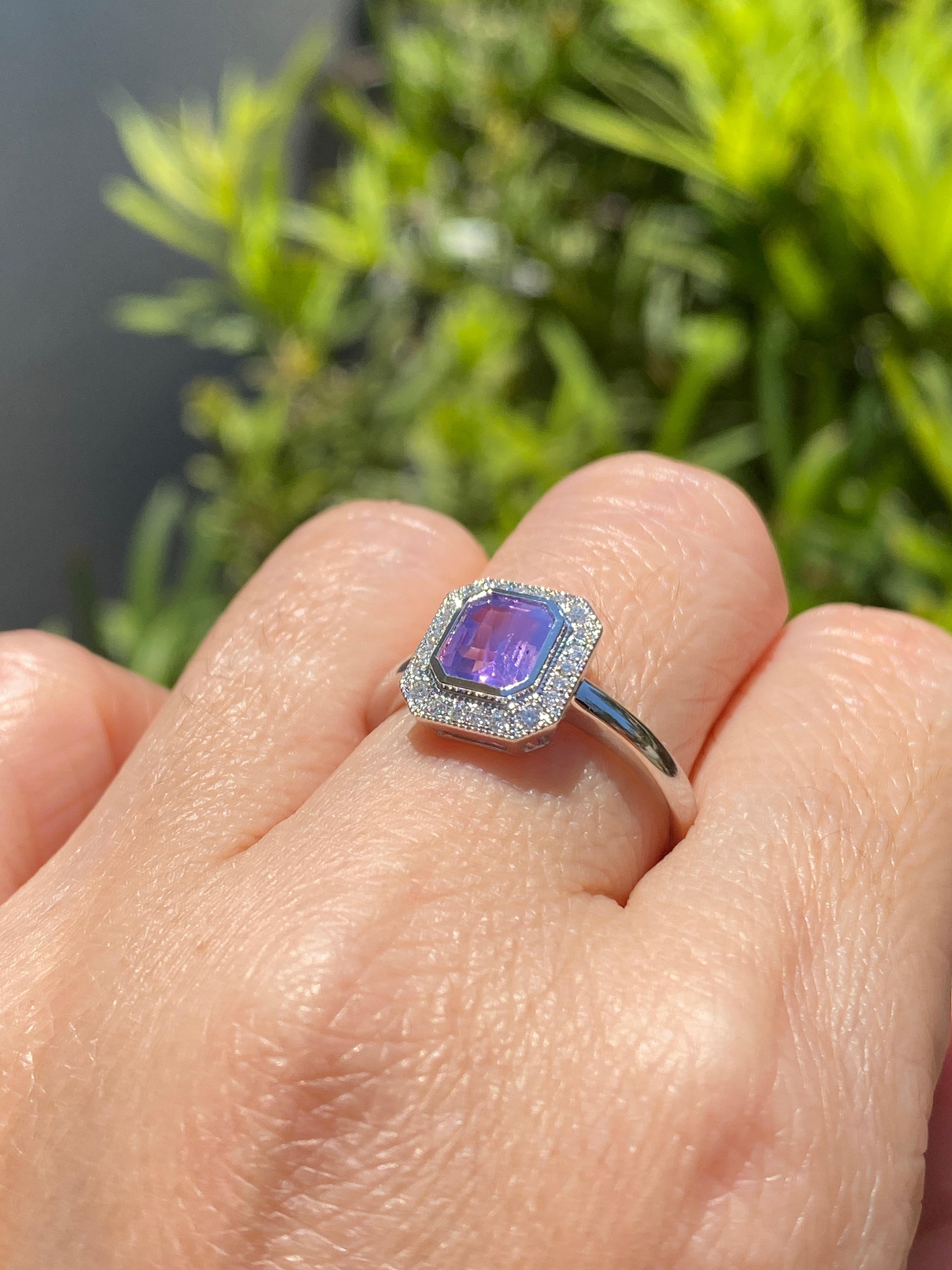 Purple Lavender Bi-Color Sapphire with Diamond Halo 14K Gold Engagement Ring In New Condition In Osprey, FL