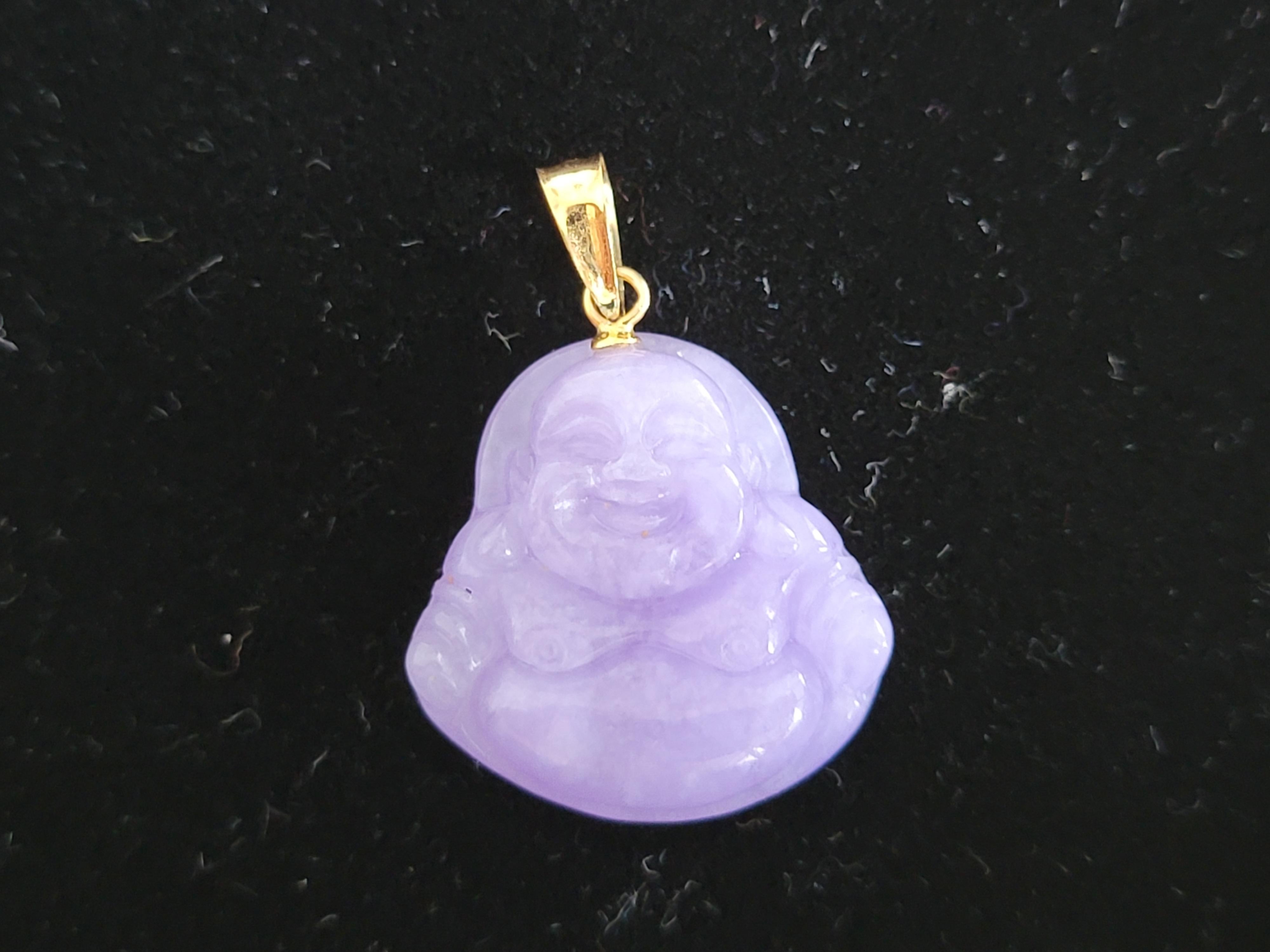 Purple Lavender Jade Laughing Buddha Pendant (With 14K Yellow Gold) In New Condition For Sale In Kowloon, HK