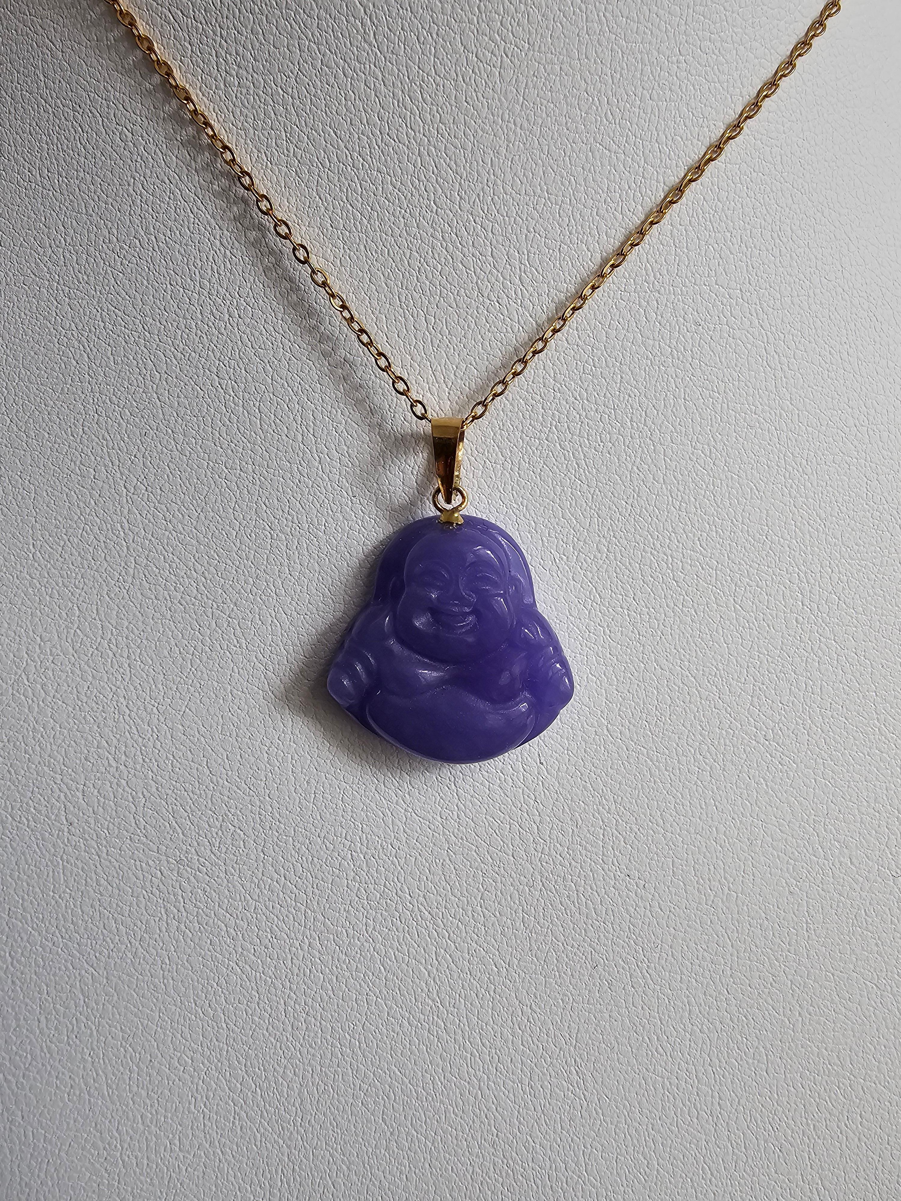 Purple Lavender Jade Laughing Buddha Pendant (With 14K Yellow Gold) For Sale 1