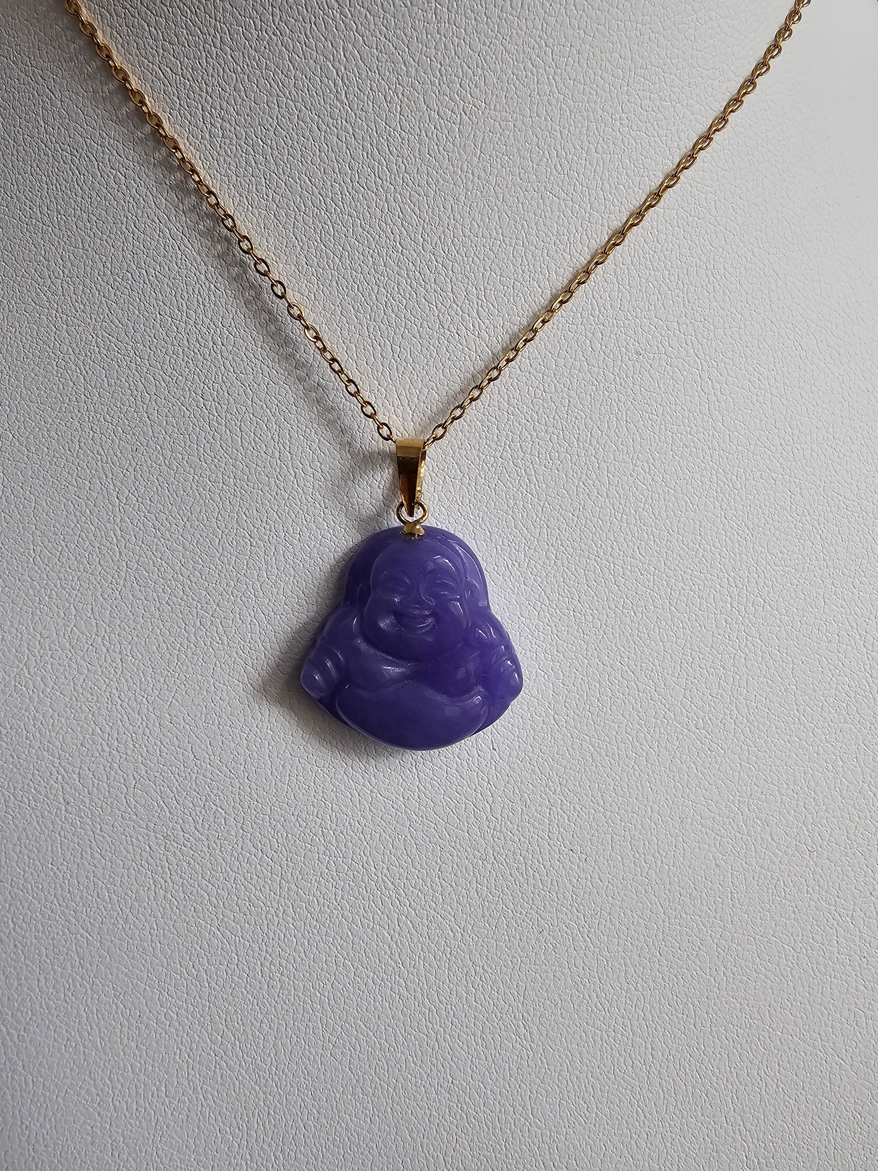Purple Lavender Jade Laughing Buddha Pendant (With 14K Yellow Gold) For Sale 2
